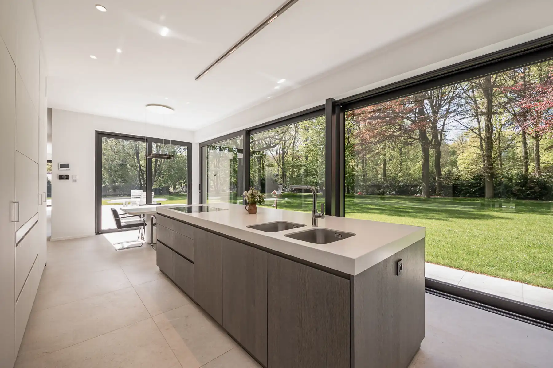 MODERNE DESIGNVILLA OP TOPLOCATIE foto 11