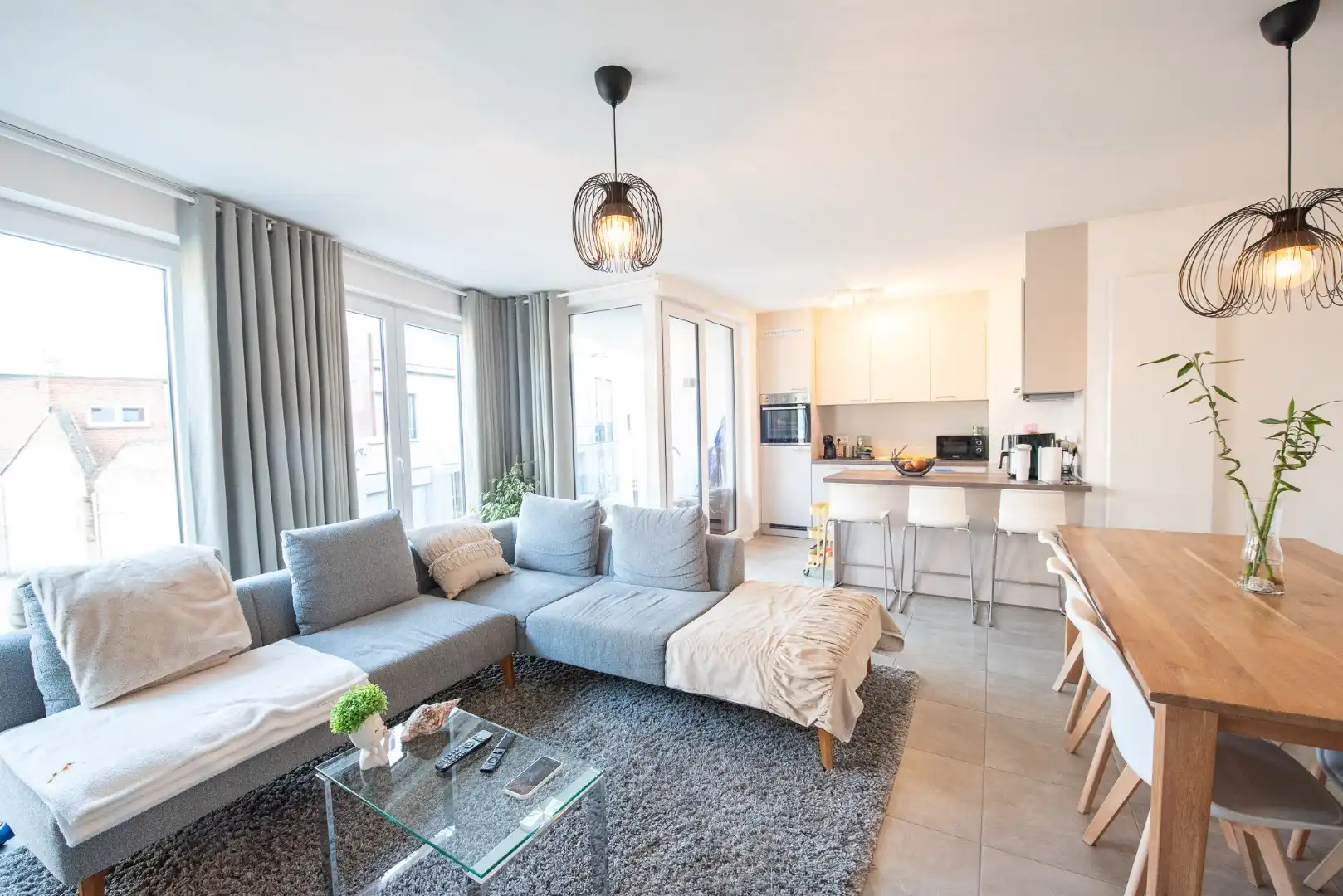 Recent instapklaar en lichtrijk appartement te huur in centrum Waregem foto 4