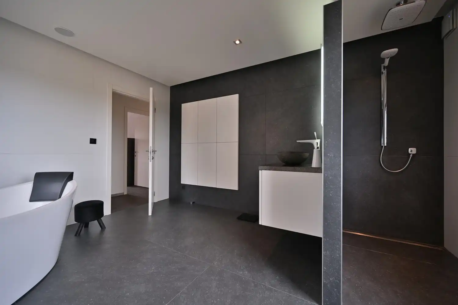 Instapklare topwoning met unieke mogelijkheden op een perceel van 11a75ca in het landelijke Neeroeteren. foto 20