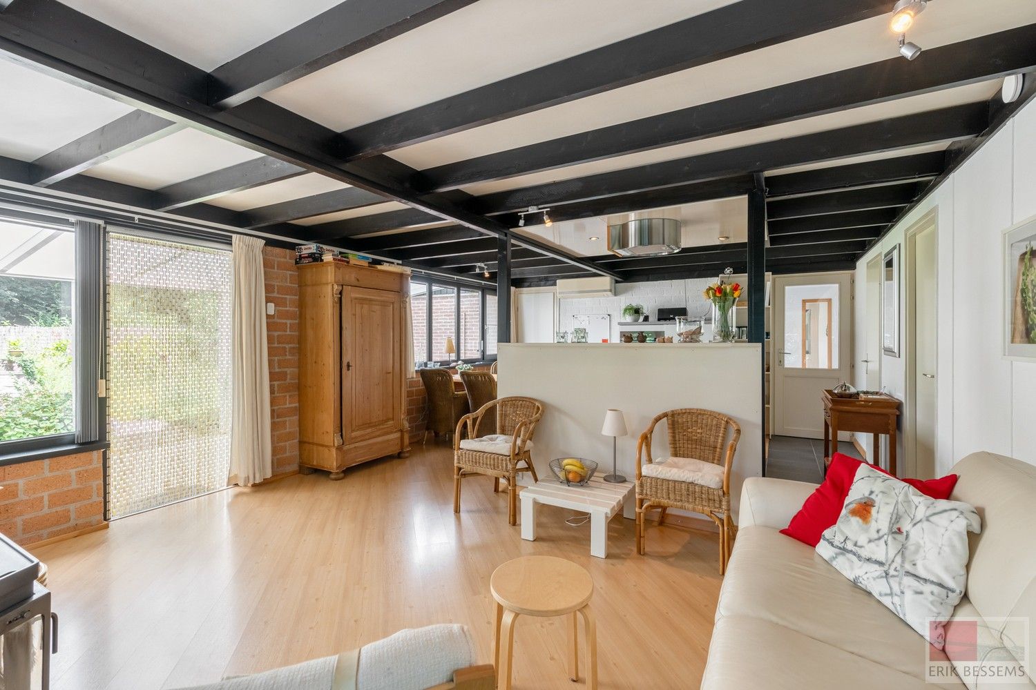 Gelijkvloerse vakantiewoning met een woonoppervlakte van 79 m², gelegen op een royaal perceel van 570 m². foto 11
