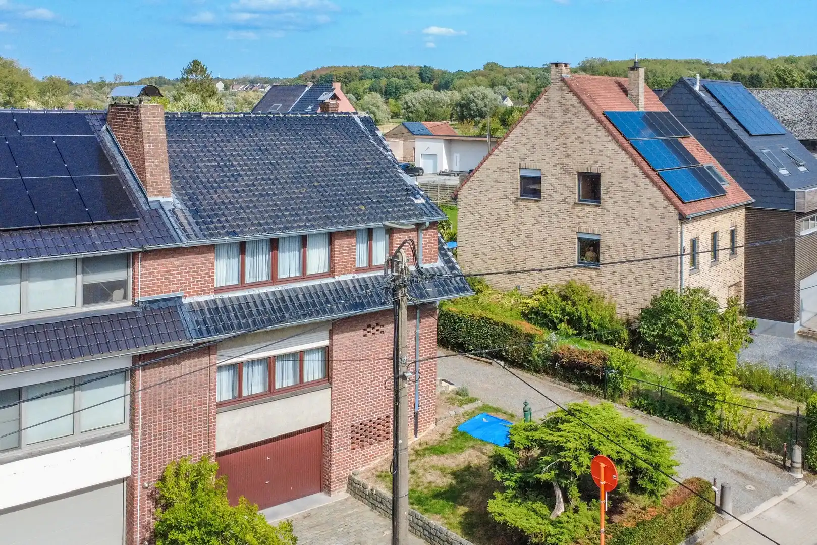 RUIME WONING MET 3 SLAAPKAMERS, GARAGE & TUIN ! foto 2