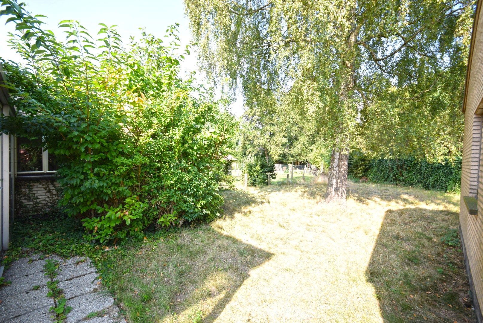 Karaktervolle halfopen bebouwing met ruime tuin te Roeselare foto 14