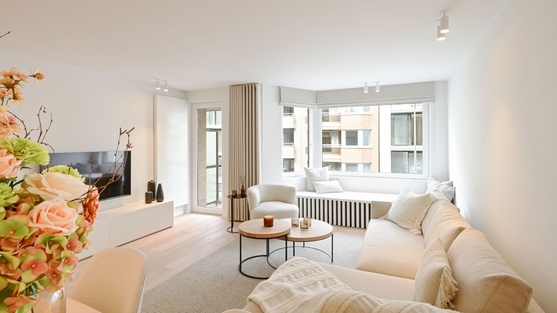 Prachtig gerenoveerd drie slaapkamer appartement op enkele meters van de zeedijk foto 4