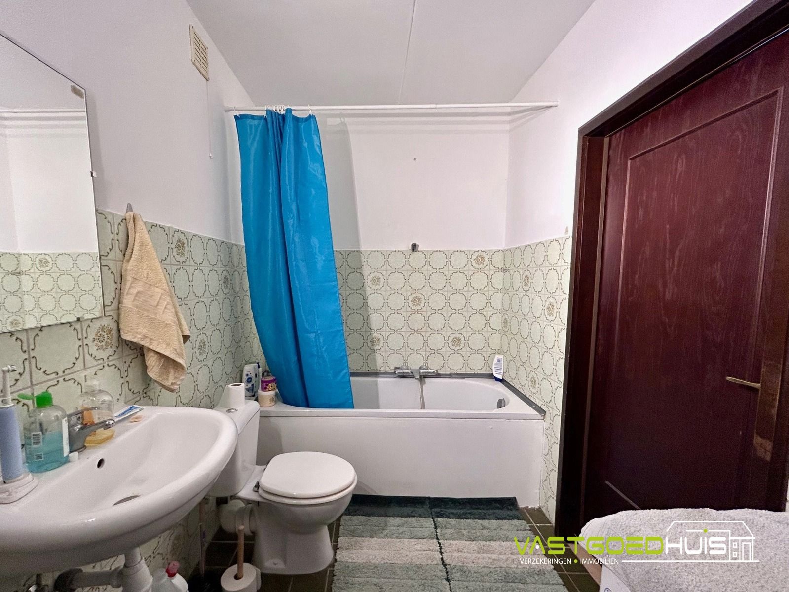 Ruim, gelijkvloers appartement met terras foto 19