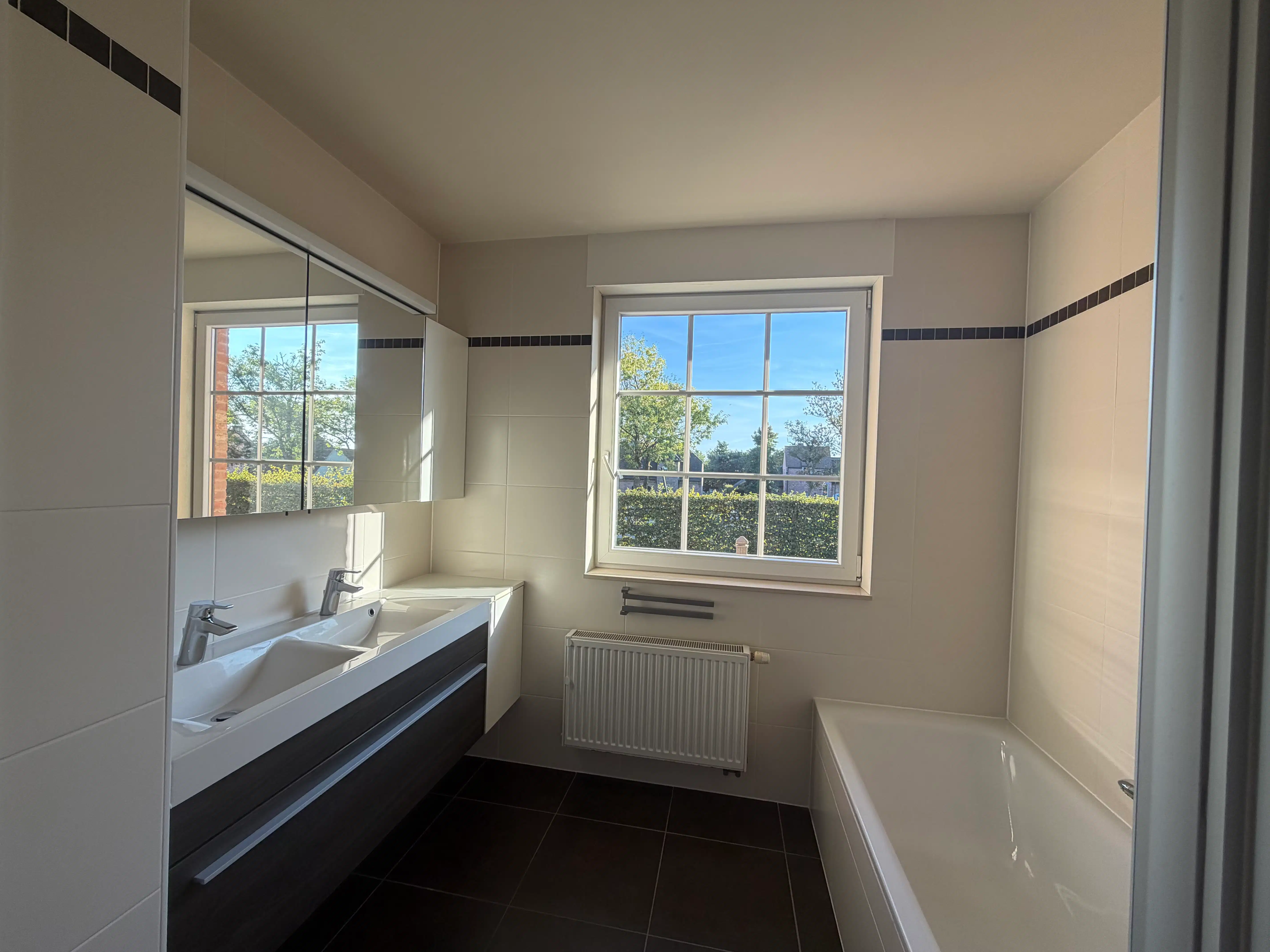 Instapklaar appartement met twee slaapkamers en garage foto 6