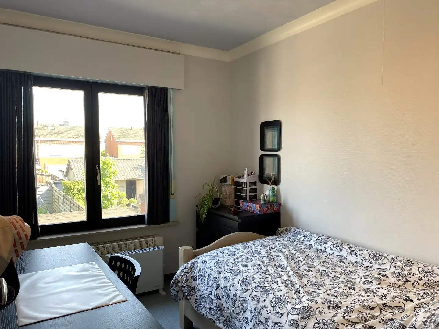 RUIME RUSTIG GELEGEN WONING MET PRACHTIG AANGELEGDE TUIN  foto 7