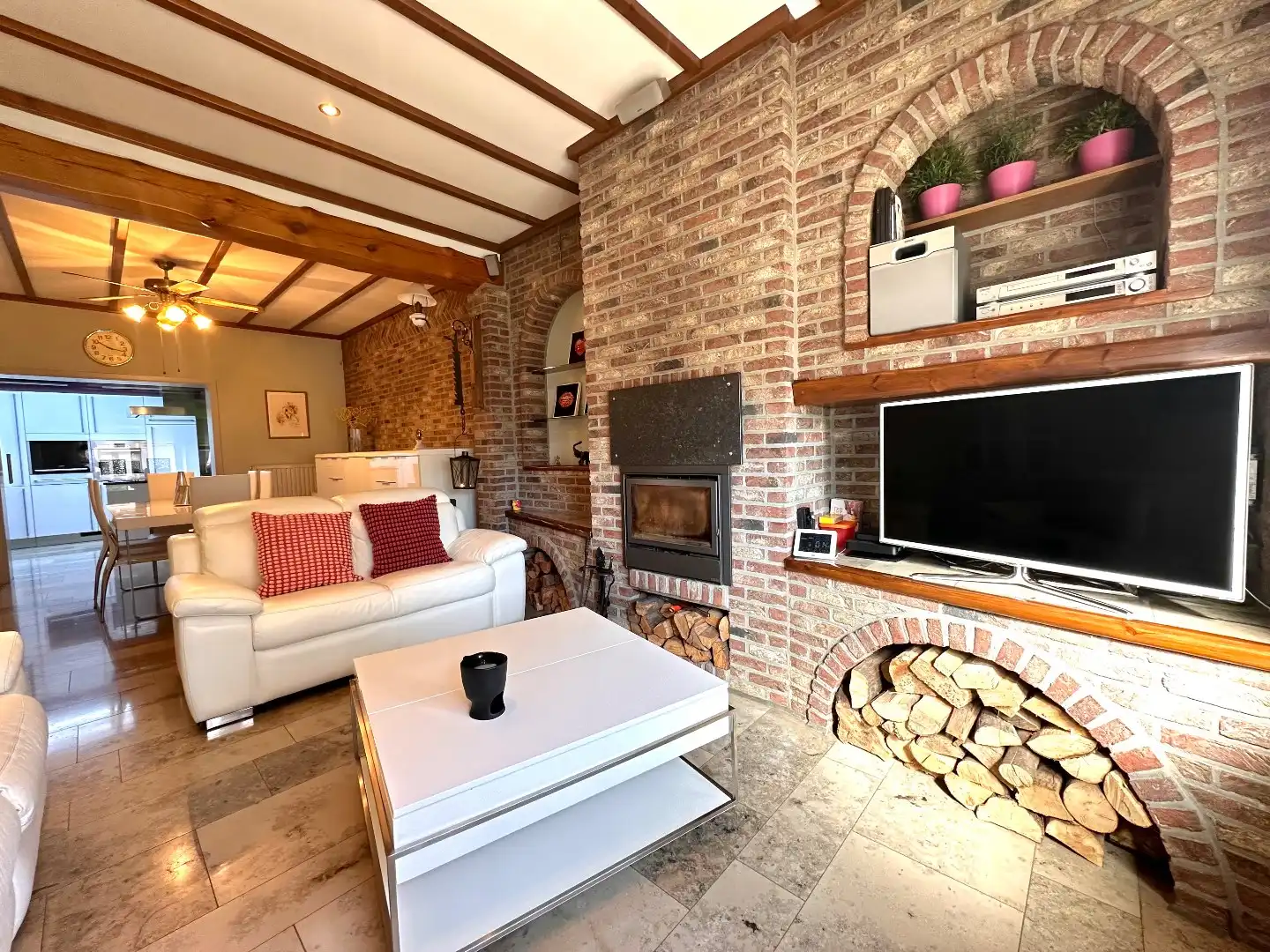 Verzorgde gezinswoning met uitzonderlijke garage op een ruim perceel in Zichen-Zussen-Bolder (Riemst) foto 5