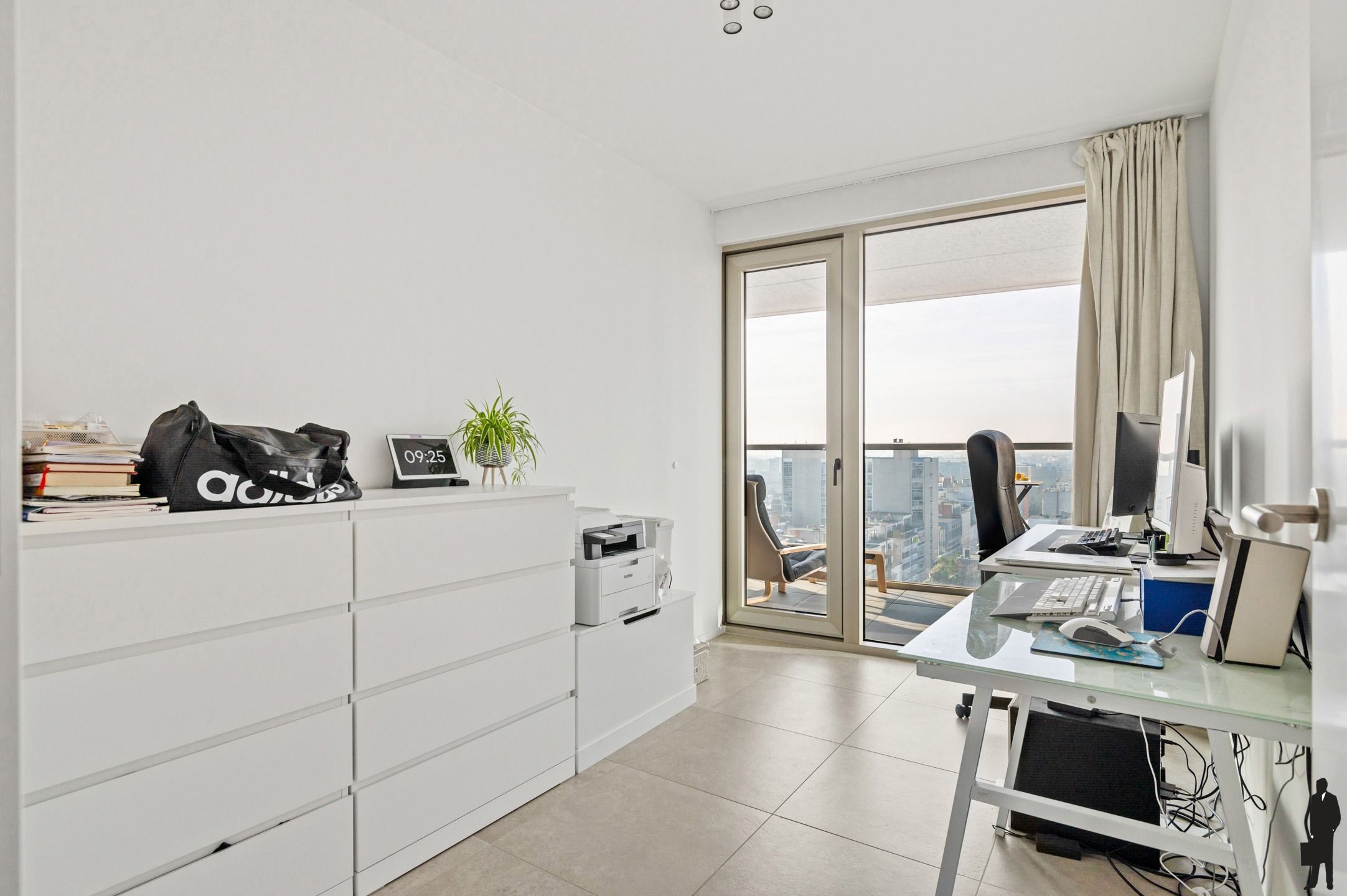 Zuidgericht appartement in de Antwerp Tower – Adembenemend zicht over de stad foto 9