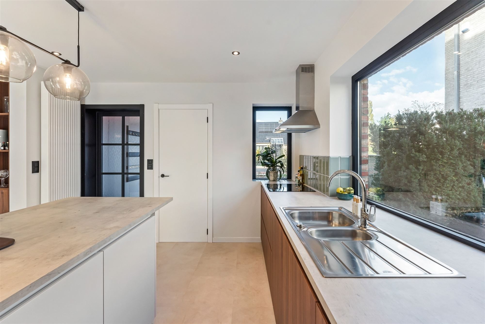 COMPLEET GERENOVEERDE WONING OP PERCEEL VAN BIJNA 8 ARE VLAK BIJ ZOLDER CENTRUM, OMGEVEN DOOR GROEN. foto 12