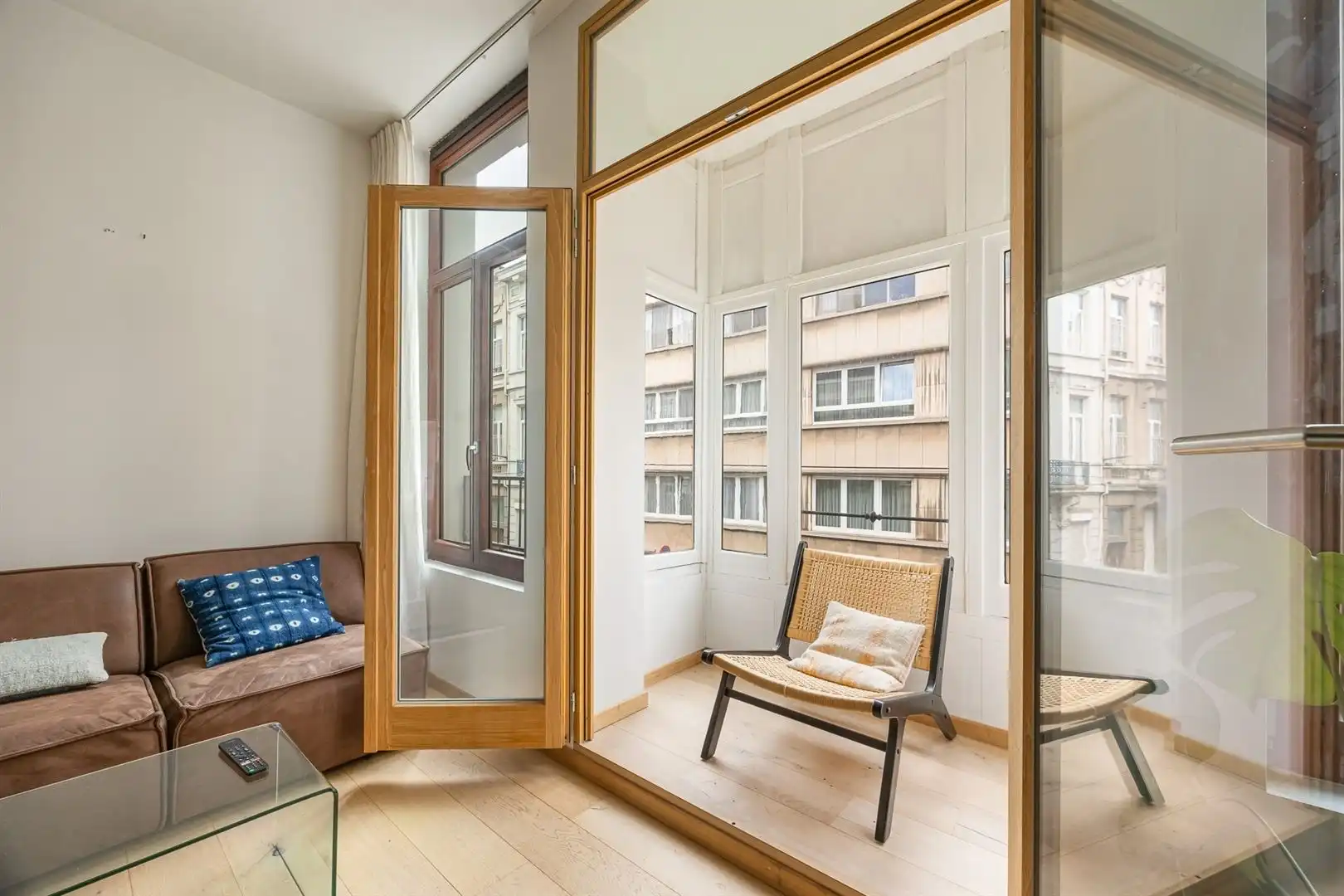 Bemeubeld of leeg appartement op top locatie met warmtepomp en airco foto 3