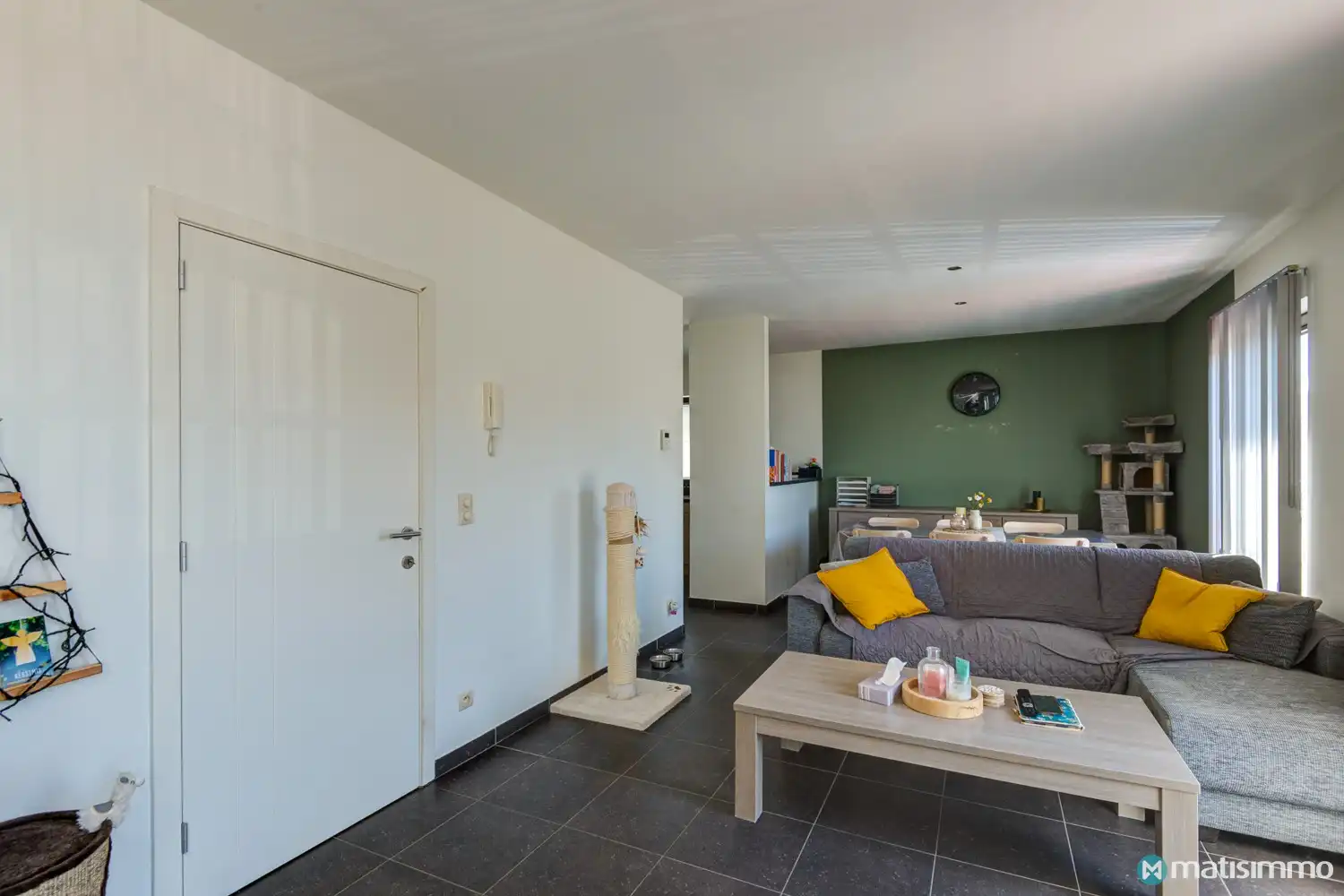 DUPLEXAPPARTEMENT MET 2 SLAAPKAMERS EN PARKEERPLAATS TE BEVERST foto 3
