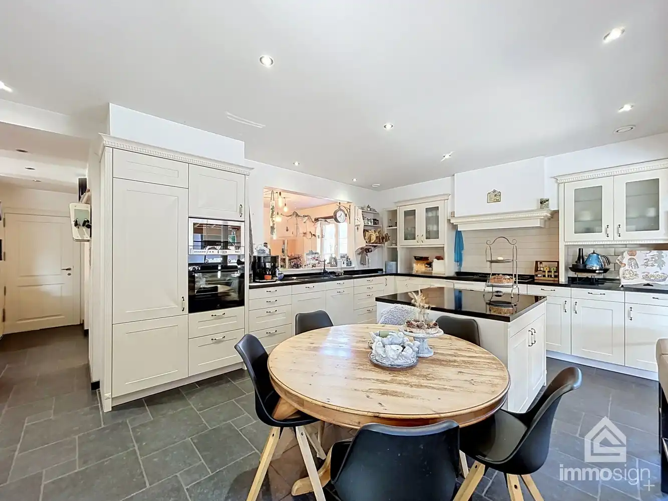 Stijlvolle villa met 5 volwaardige slaapkamers te Herk-de-stad! foto 4