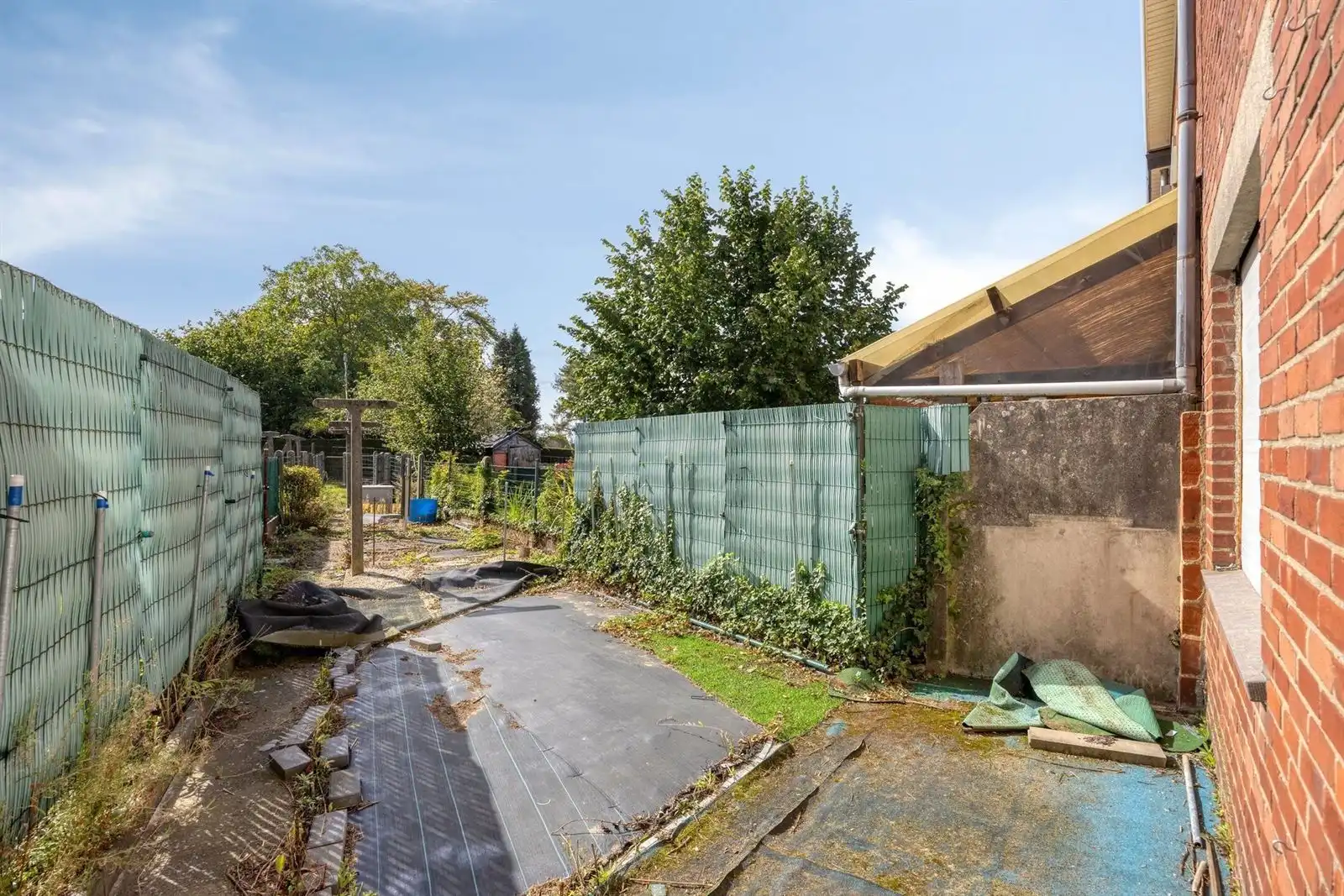 Woning met garage (aan de overkant) en 3 slaapkamers foto 2