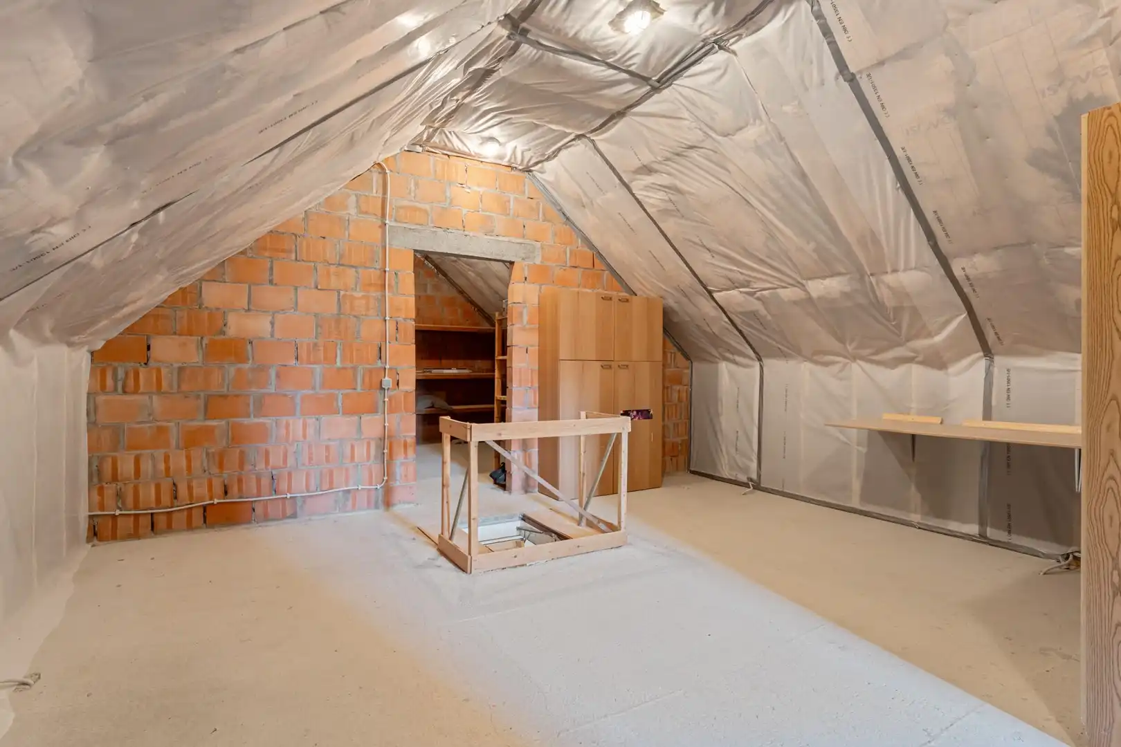 Ruime woning met 4 slaapkamers en grote tuin in Kuringen foto 32