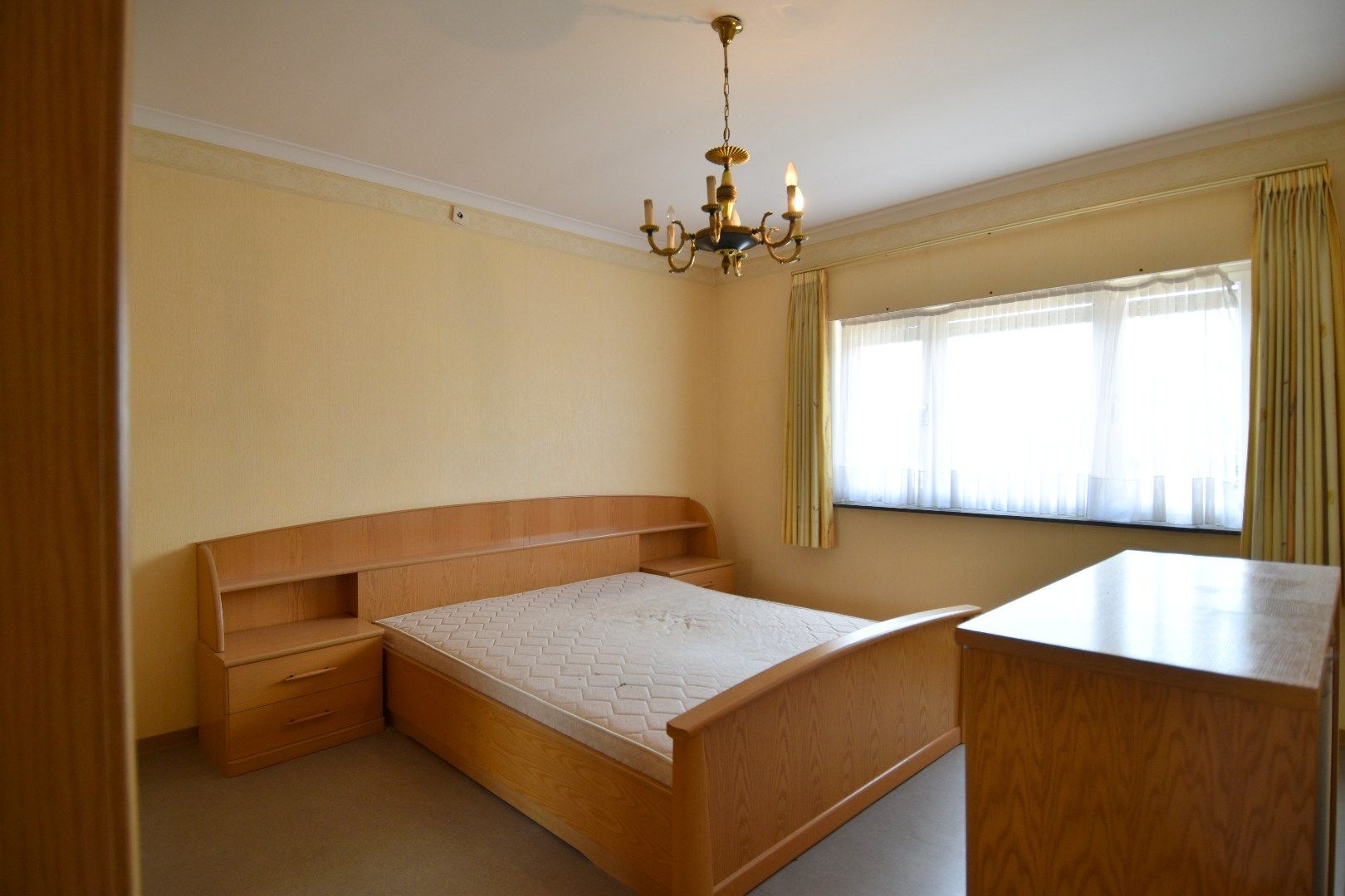 Rijwoning met 3 slaapkamers, garage en tuin te koop in een kindvriendelijke wijk te Kuurne foto 7