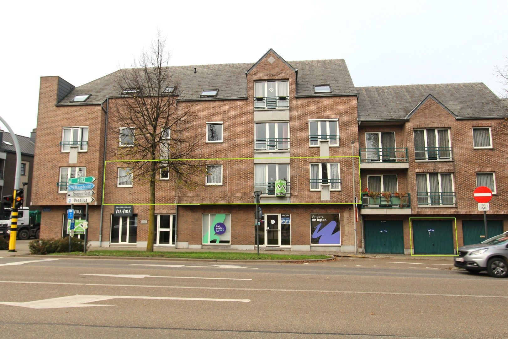 RUIM APPARTEMENT MET GARAGE IN HET CENTRUM foto {{pictureIndex}}