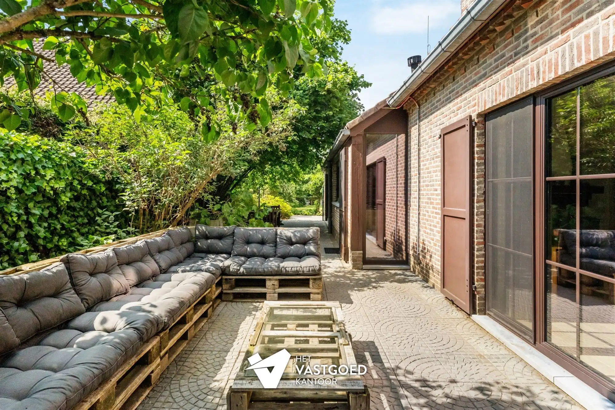 RUIME GEZINSWONING IN ZEER GEGEERDE WIJK IN VIVERSEL MET PRACHTIG AANGELEGDE TUIN EN WERKHUIS.  foto 30