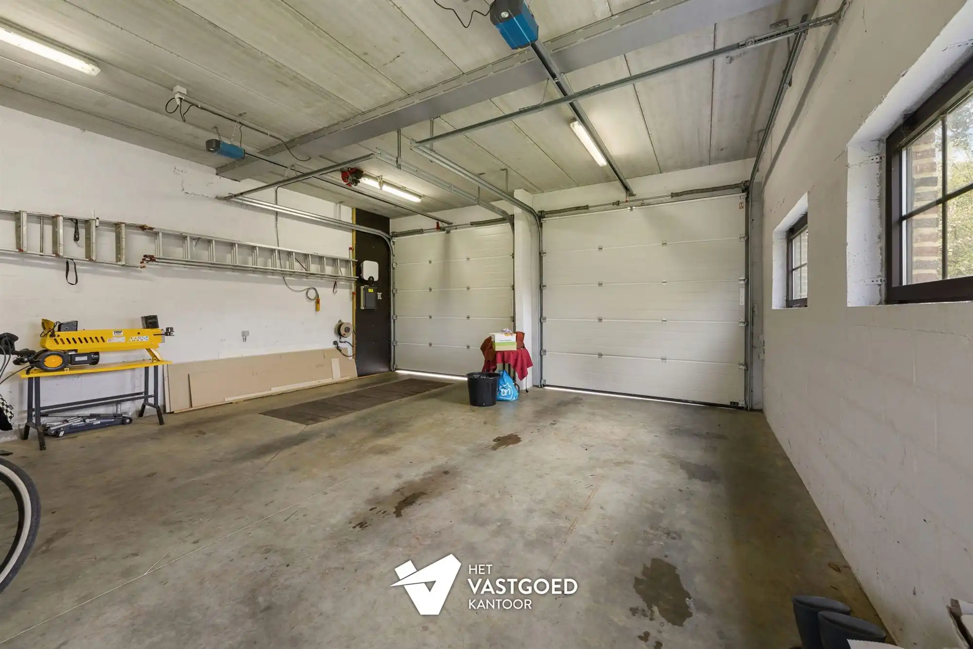 PERFECT ONDERHOUDEN WONING MET 6 SLAAPKAMERS EN WERKHUIS/GARAGE IN GROENE OMGEVING TE VIVERSEL foto 30