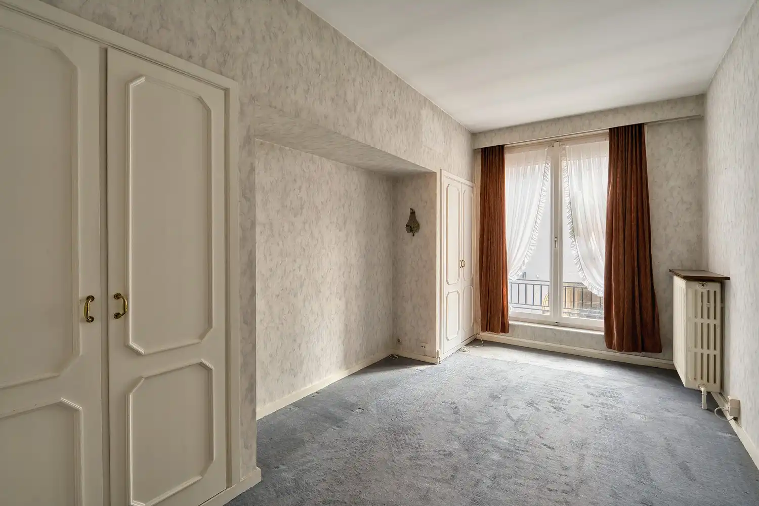 Hartje Brugge &nbsp;TOP &nbsp;TOERISTISCHE LIGGING , in de GOUDEN DRIEHOEK, Uitzonderlijk HANDELSPAND ( gevelbreedte 11 meter) &nbsp; &nbsp; &nbsp; &nbsp; &nbsp; &nbsp; &nbsp; &nbsp; &nbsp; &nbsp; &nbsp; &nbsp;&nbsp; LICHTRIJKE WINKELRUIMTE ,uitgevend op &nbsp;Exclusieve STADSPATIO met overdekte rondgang van 105m²+ GARAGE van 30 m² UNIEK&nbsp; IN BRUGGE op dergelijke ligging ! ERBOVEN lichtrijk ruim APPARTEMENT met zonneterras, foto 29