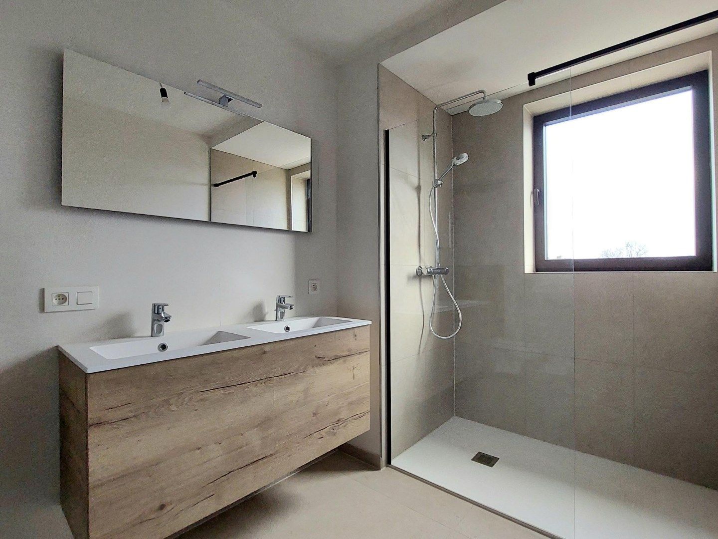 Ruime woning met 2 units foto 16