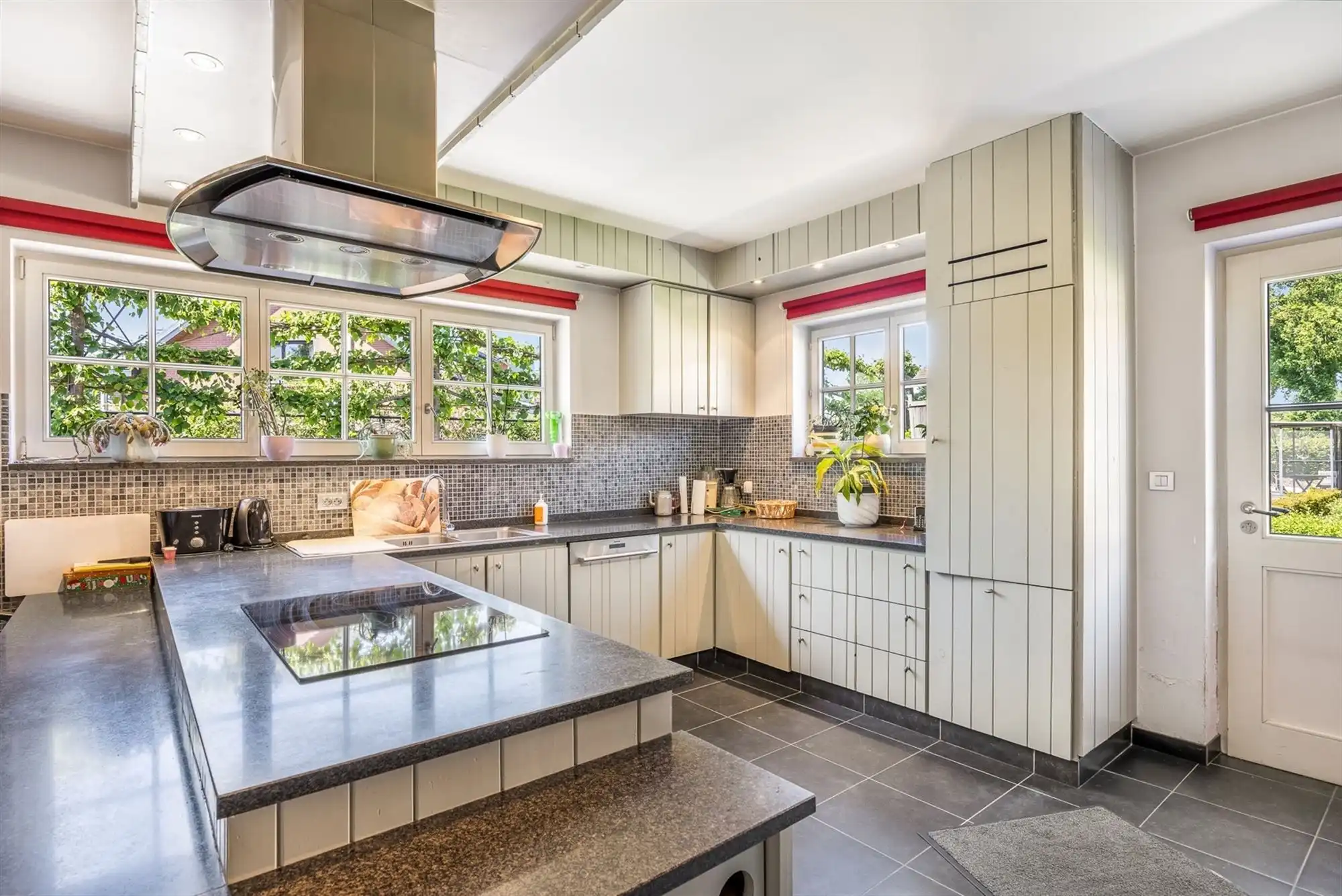 UNIEK EIGENDOM TE PAAL OP PERCEEL VAN MAAR LIEFST 1,2 HECTARE foto 72