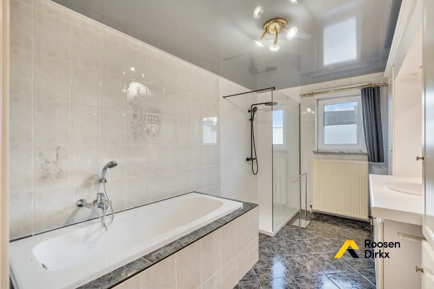 Degelijke, perfect onderhouden woning op 9 are, op fietsafstand van het centrum! foto 20