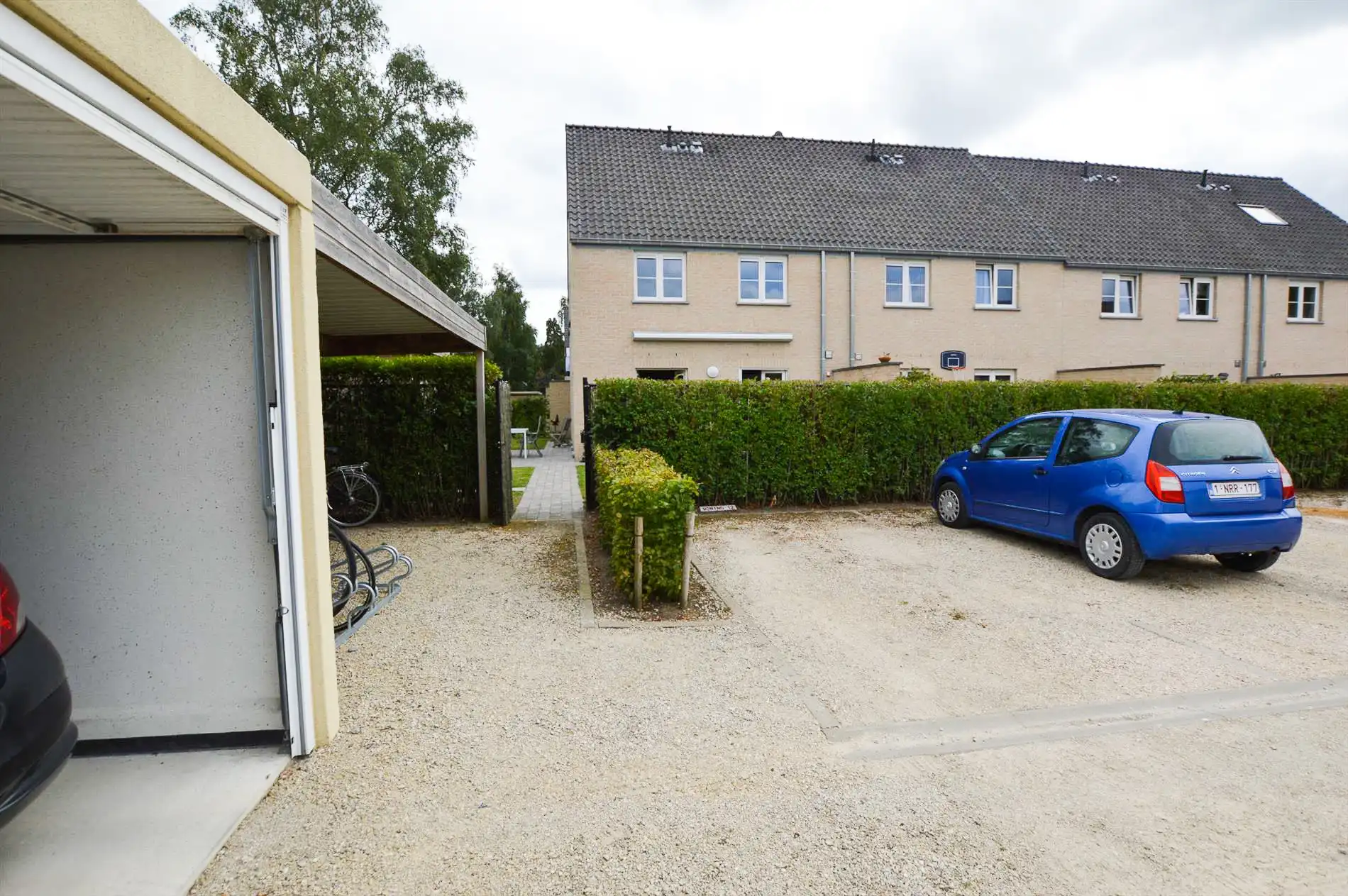 Prachtige en ruime eengezinswoning met parkeerplaats en garage in het centrum van Lichtervelde foto 15