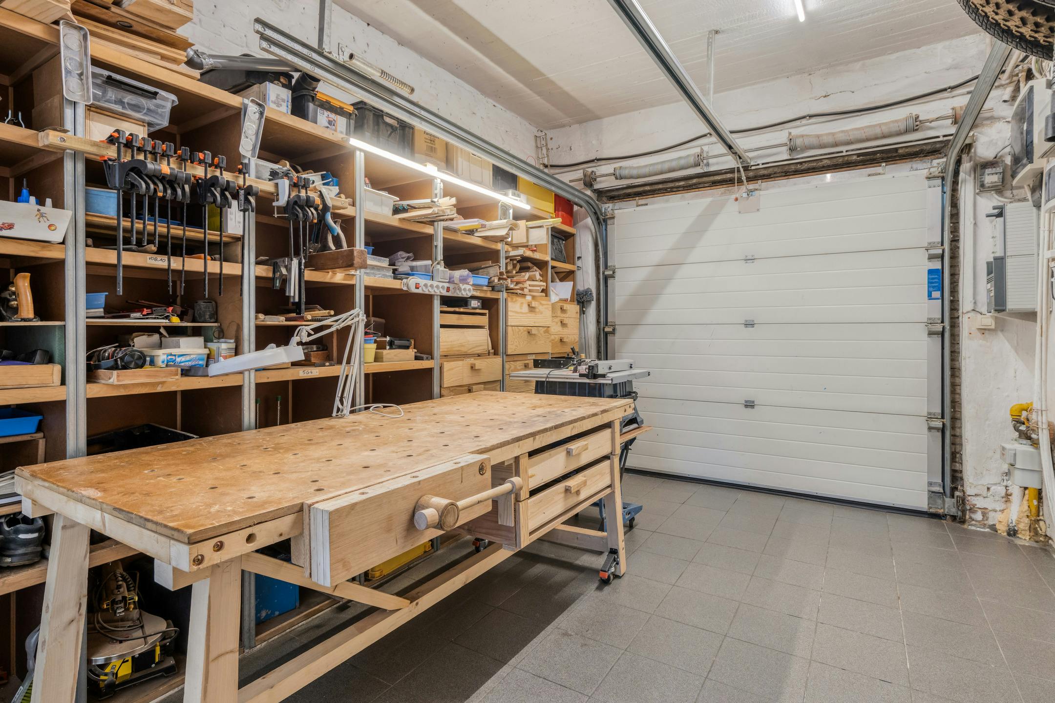 Instapklare woning met gezellige tuin te koop in Roeselare foto 25