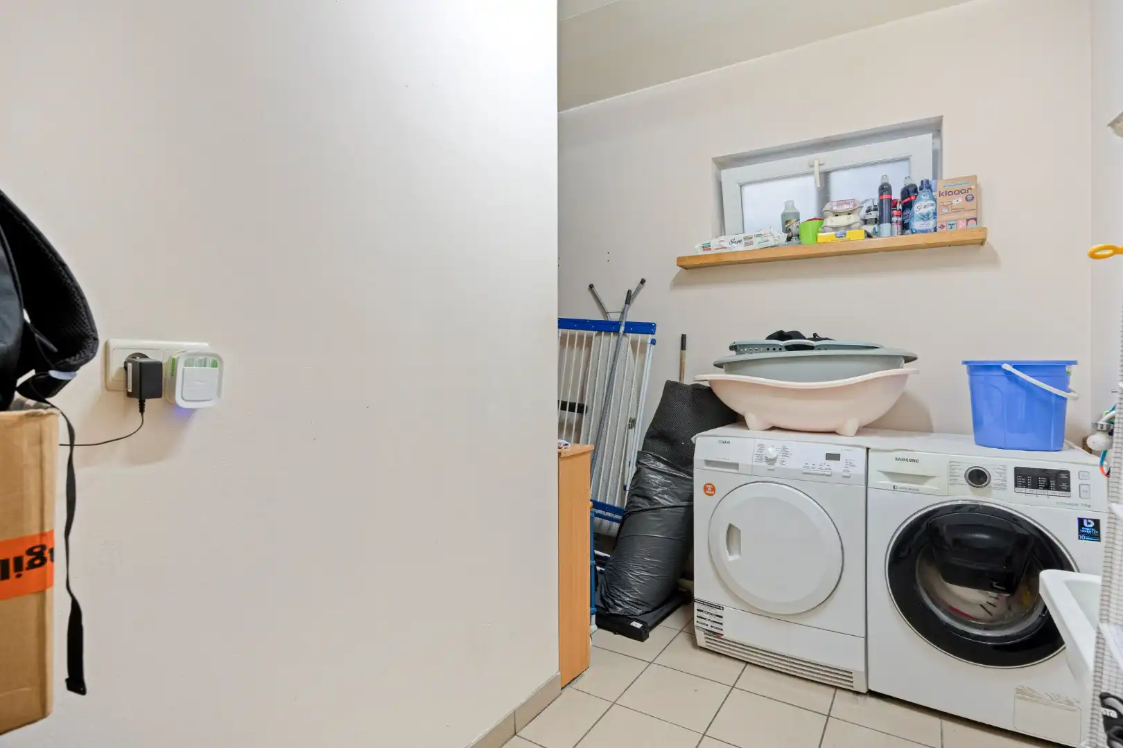 Ruim gelijkvloers appartement met 3 SLPKS, tuin en twee overdekte staanplaatsen !  foto 17
