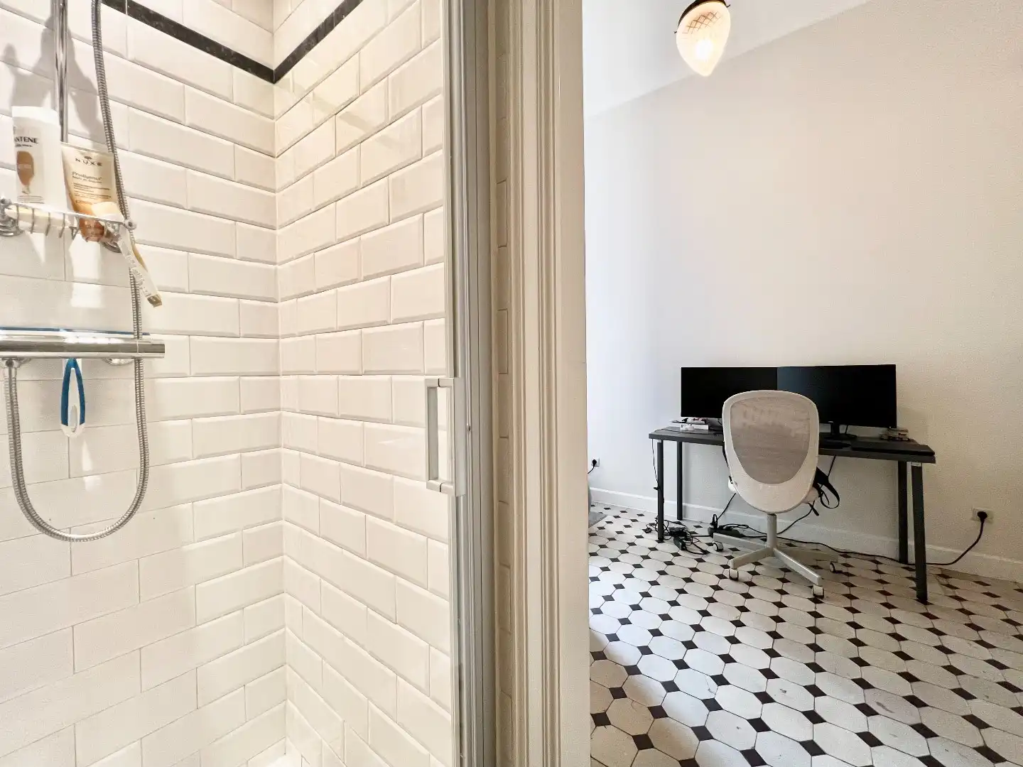 Elegante en instapklare 2-slaapkamerappartement in het groeiende Zurenborg foto 10