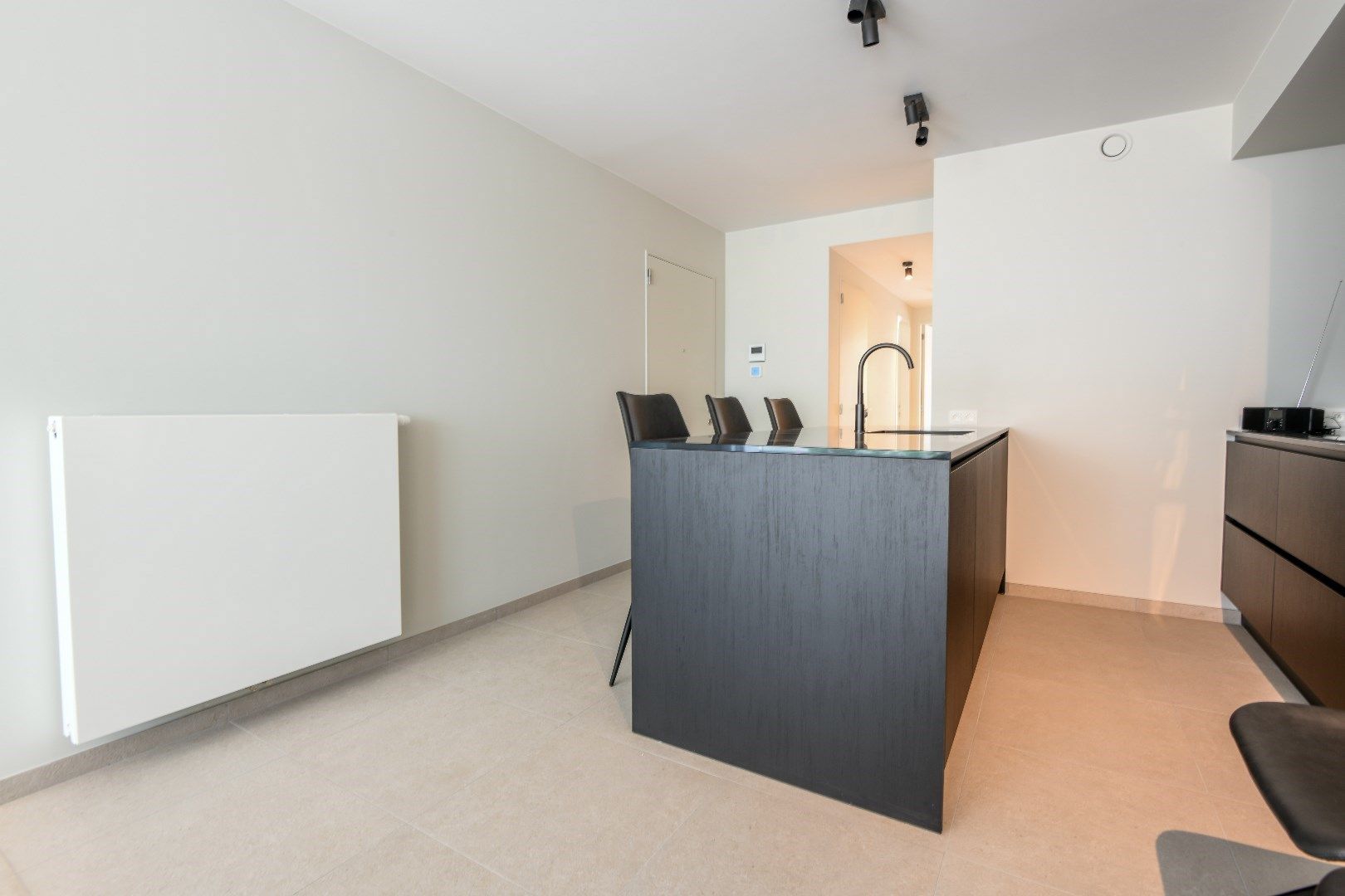 Nieuw appartement gelegen in het centrum van Knokke ( P. Parmentierlaan).  foto 4