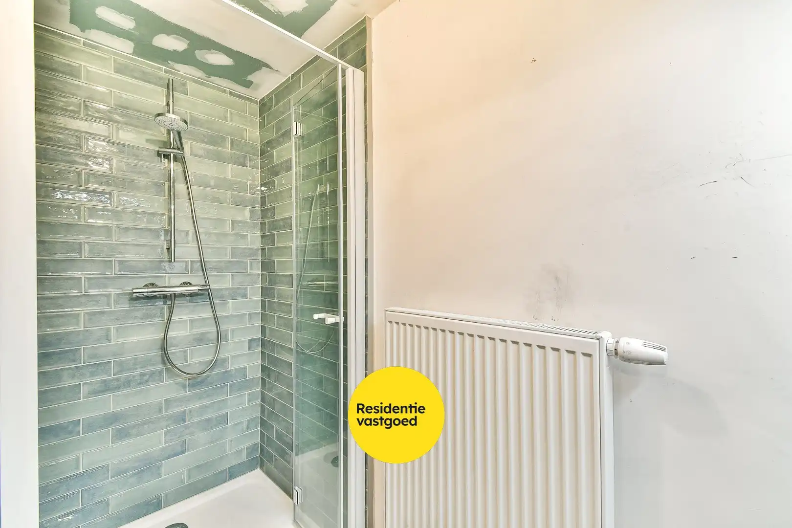 Recent duplex-appartement met standplaats foto 17