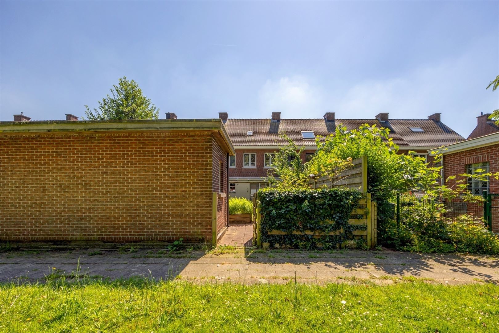 Gezellige gezinswoning met drie slaapkamers en achteruitgang foto 14