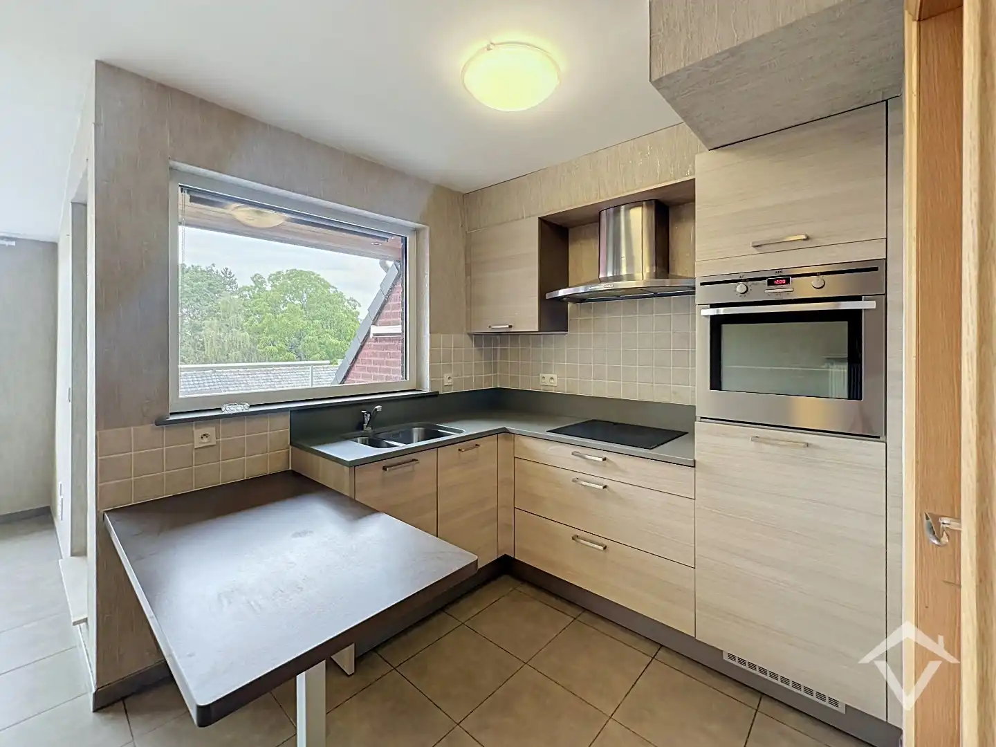 Lichtrijk appartement met 2 slaapkamers en optionele garage in Handzame (Kortemark) foto 8