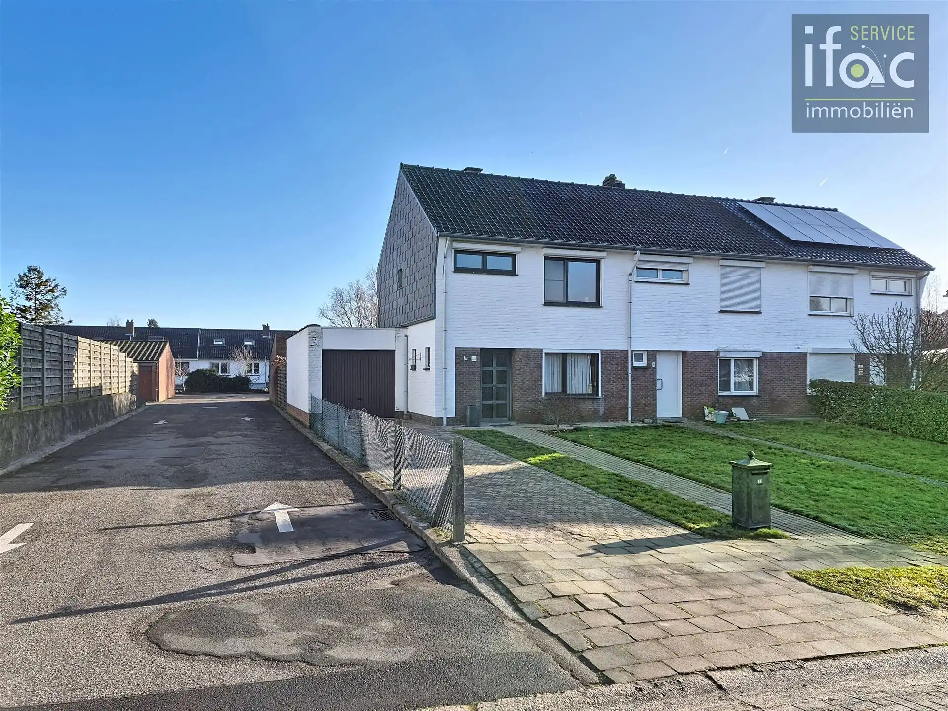 Hoofdfoto van de publicatie: Woning met tuin, garage en 2 parkings in centrum Tervuren