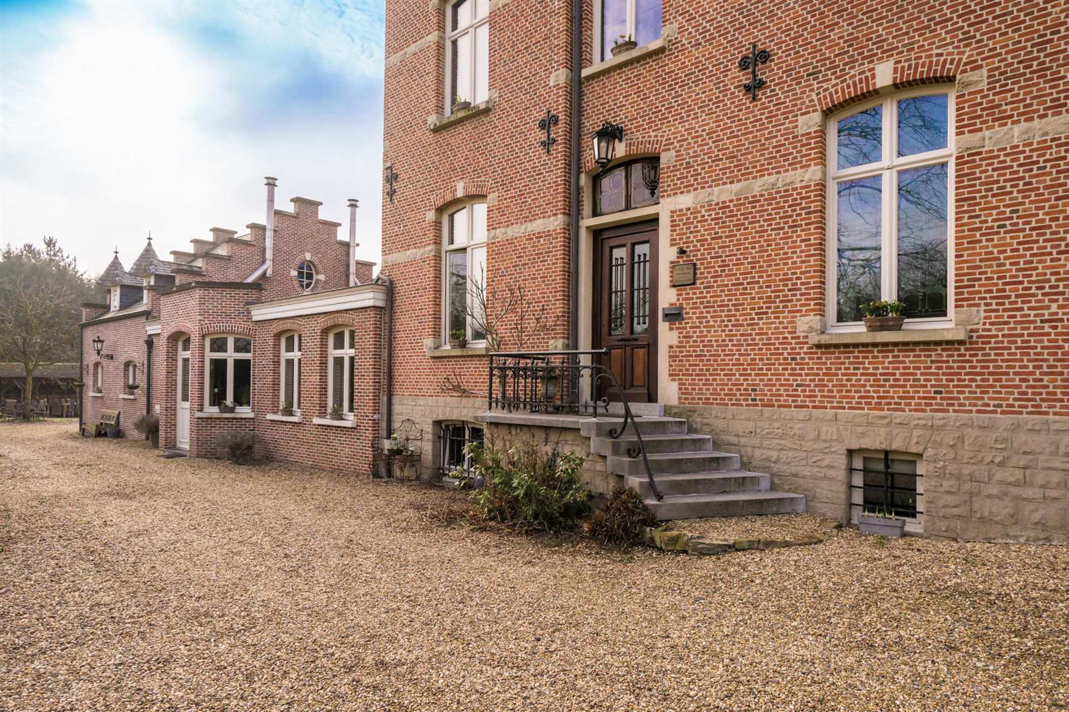 Uitzonderlijke kasteelvilla met siertuin en boomgaard foto 20