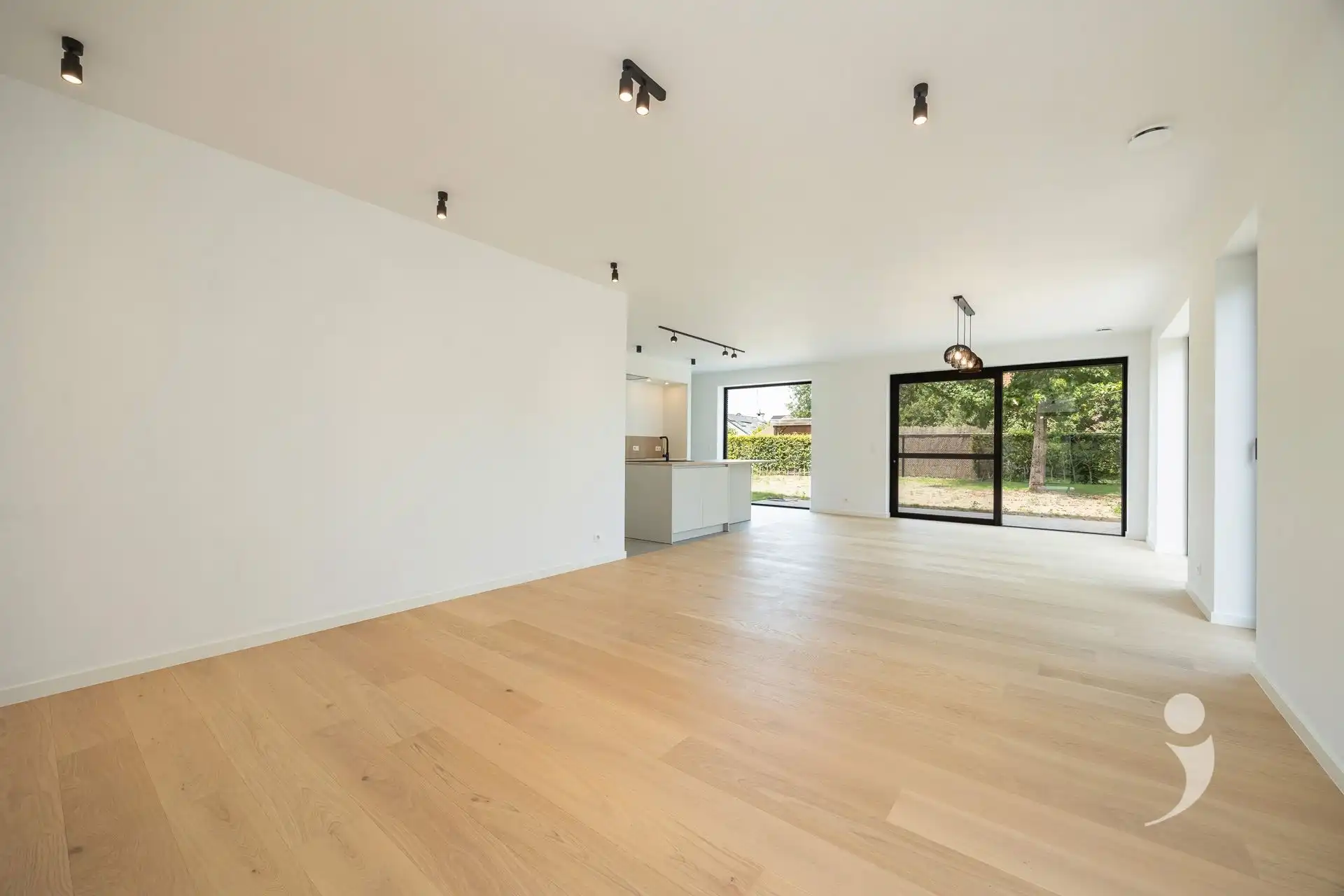 Nieuwbouwwoning in zeer rustige straat! foto 4