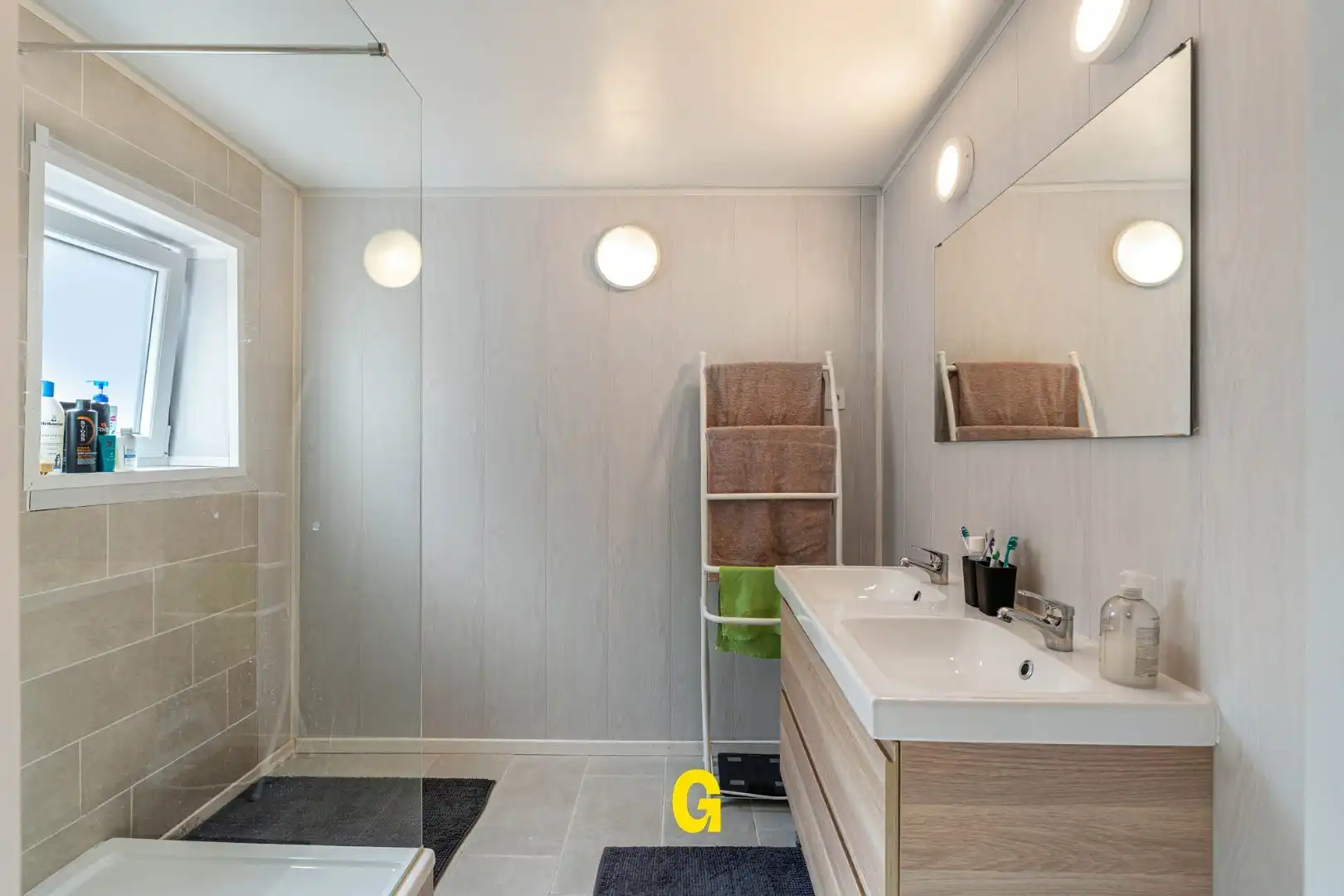 Grondig te renoveren woning met degelijke structuur en ruime tuin op 10a 67ca, met weids zicht op de achtergelegen glooiende groene omgeving foto 12