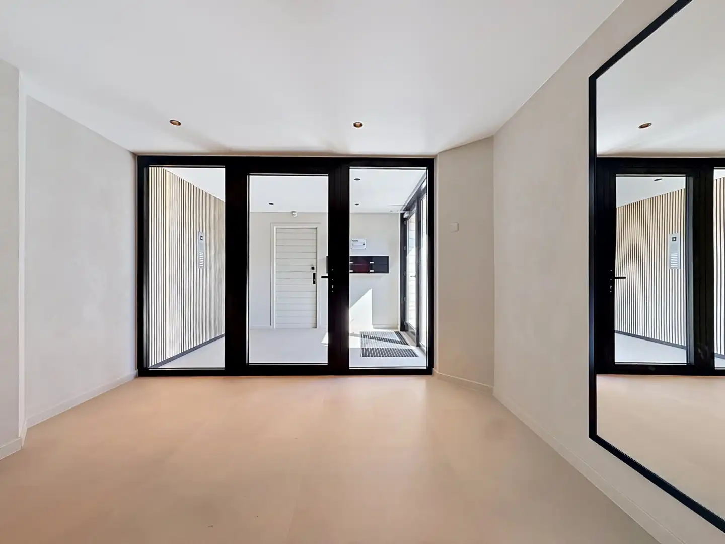 Unieke penthouse met vier terrassen en frontaal zeezicht te Sint-André (Oostduinkerke) foto 14