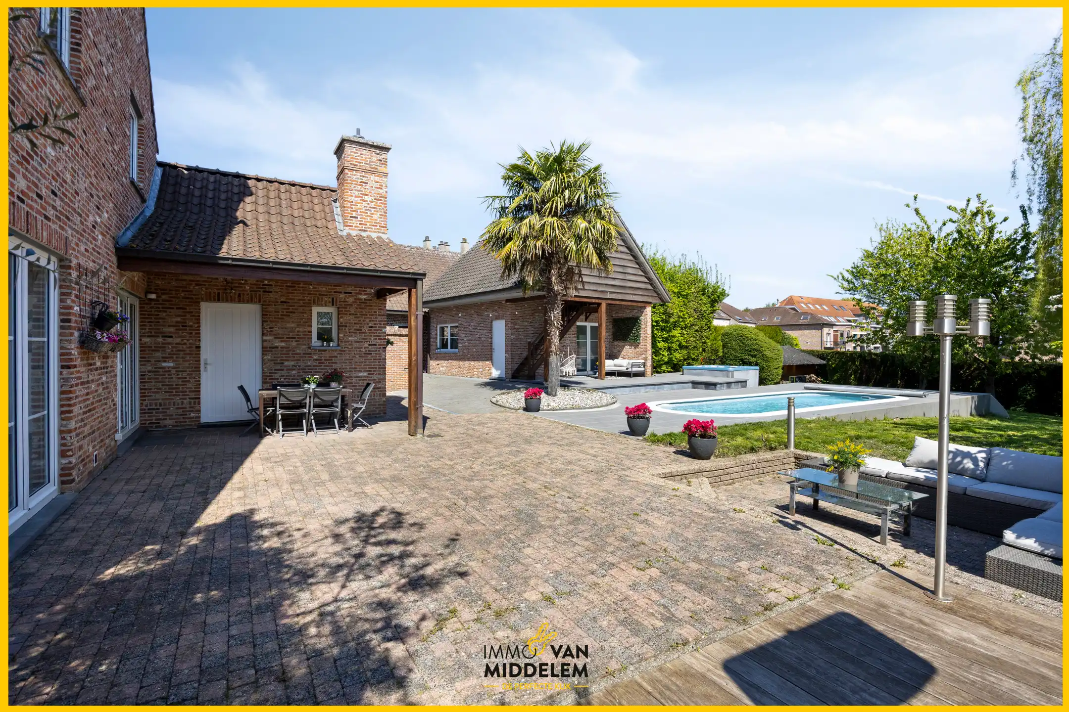 CHARMANTE VILLA MET ZWEMBAD EN VEELZIJDIG BIJGEBOUW foto 20