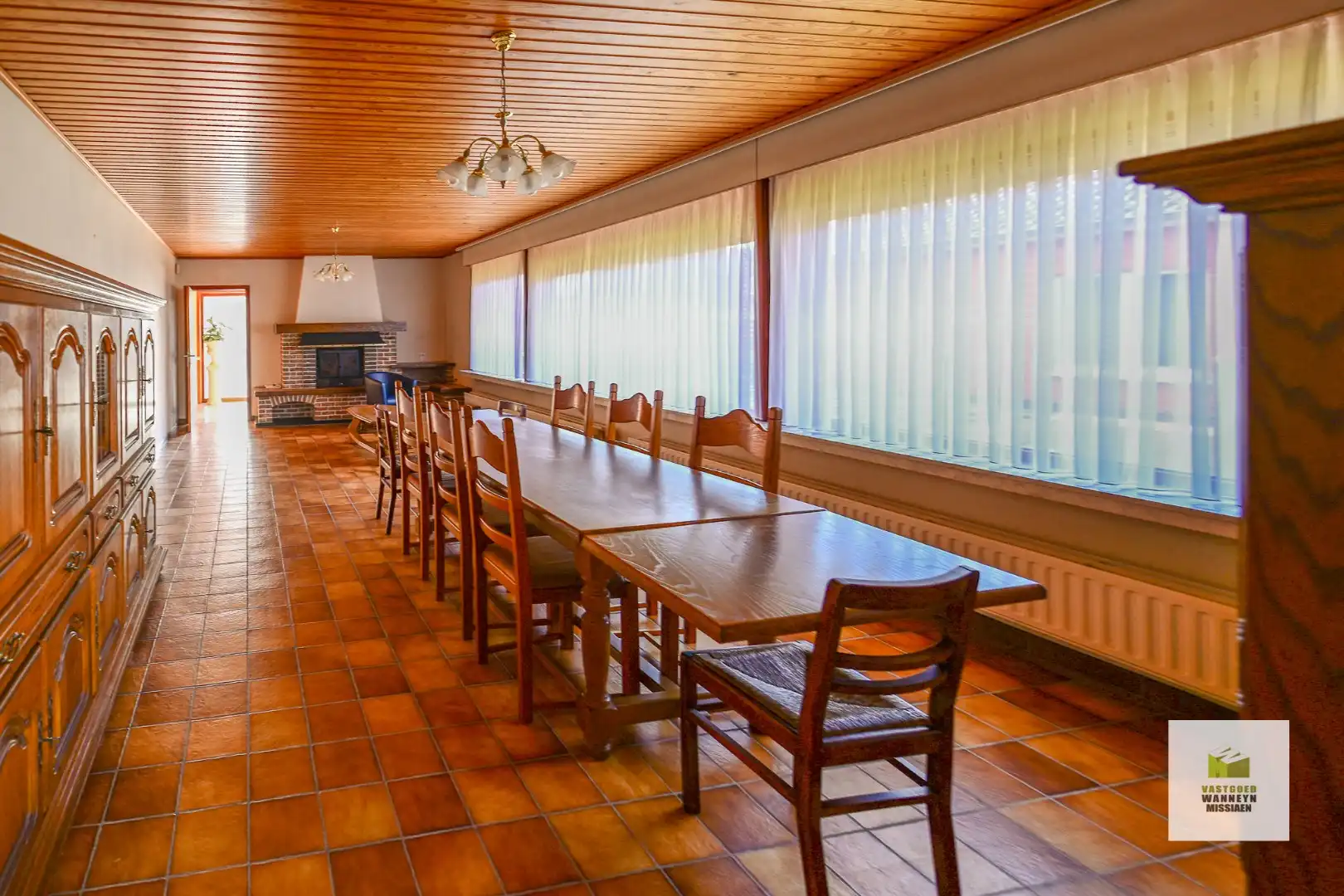 Ruime onderkelderde woning met 4 slpk en garage op rustige ligging in het centrum  foto 5