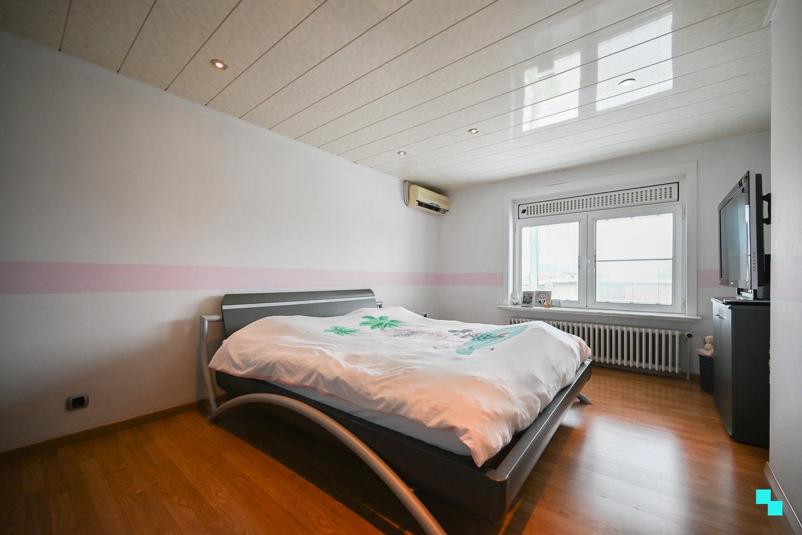 Verrassend ruime woning met 4 slaapkamers te Roeselare foto 23