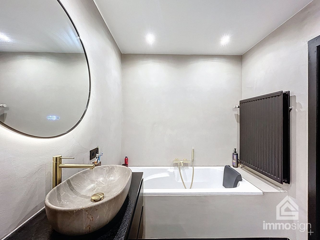 Modern gerenoveerde gezinswoning met authentieke elementen en een toffe uitstraling te Hamont-Achel! foto 21