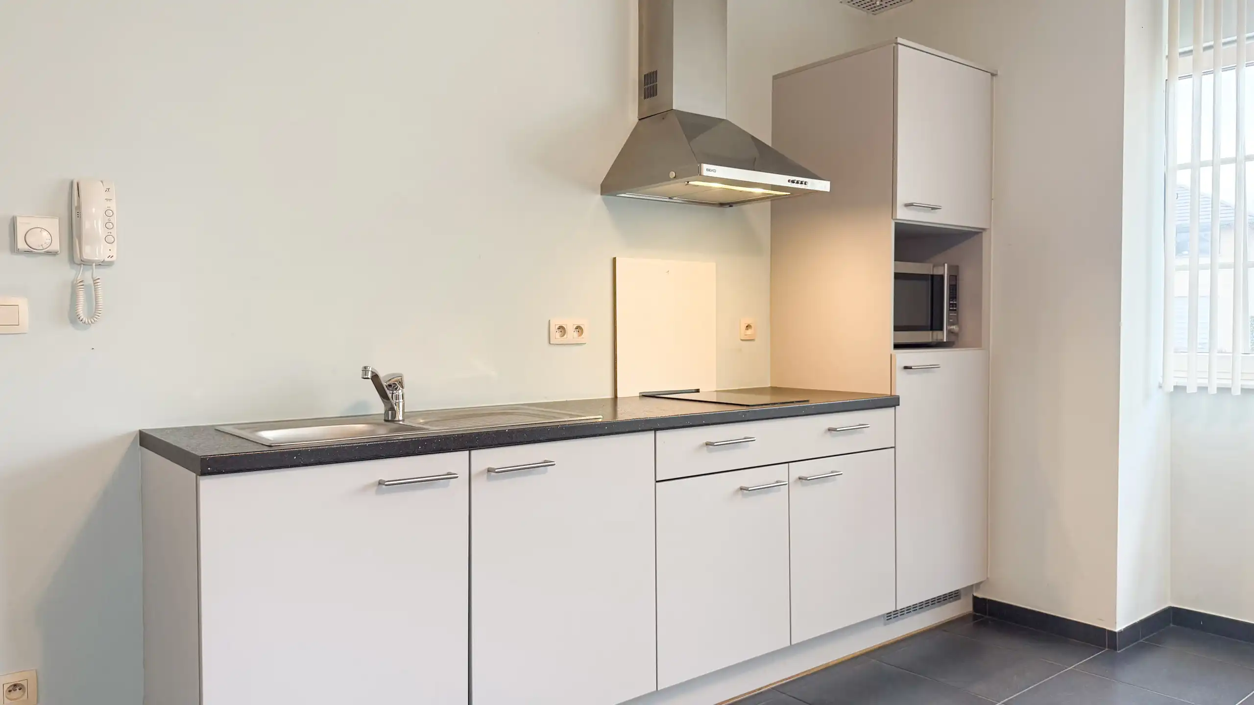 Veelzijdig investeringspand met 10 kamers, lift en kelder! foto 55