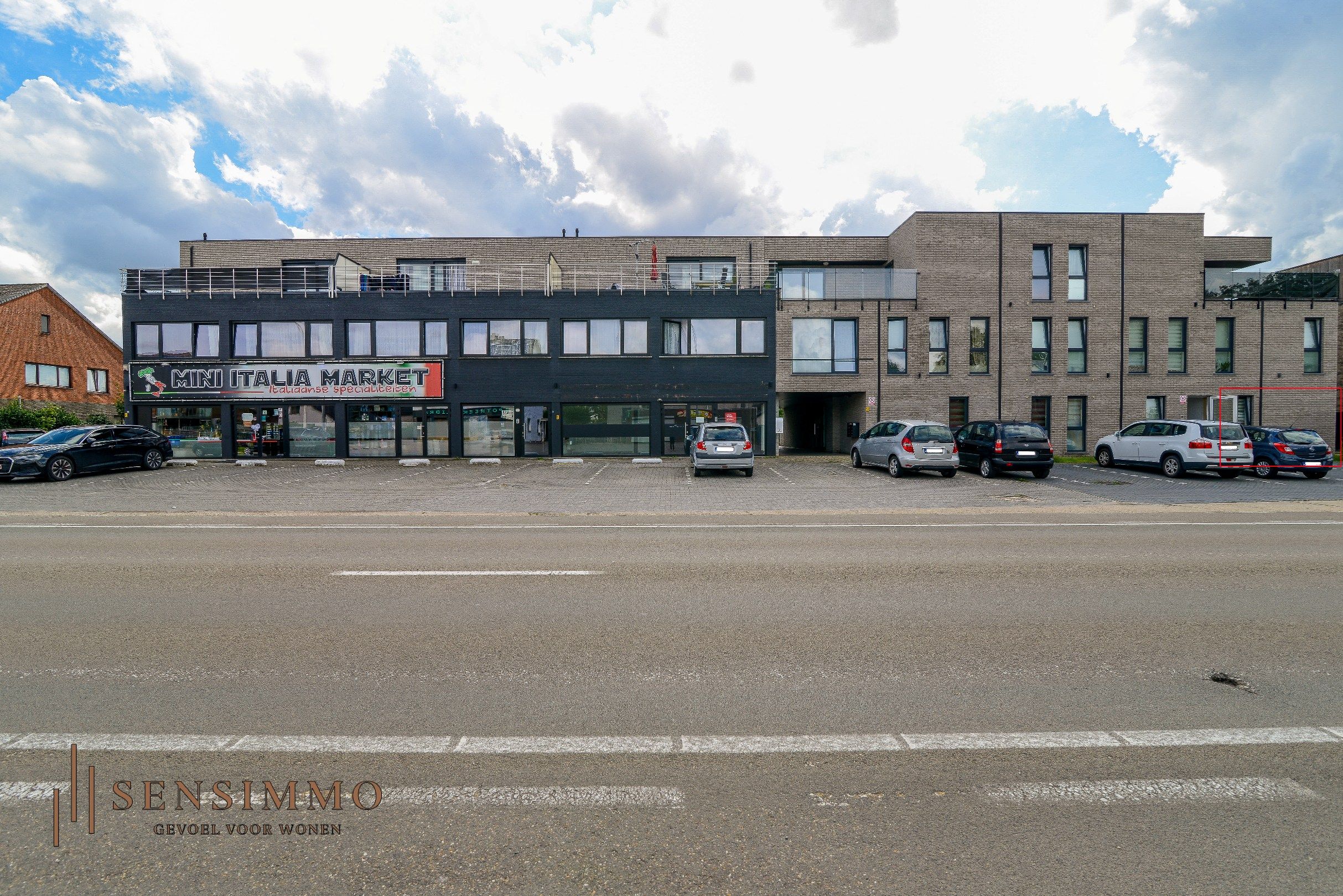 Gelijkvloers tweeslaapkamerappartement met tuin, parking en kelderberging foto 17