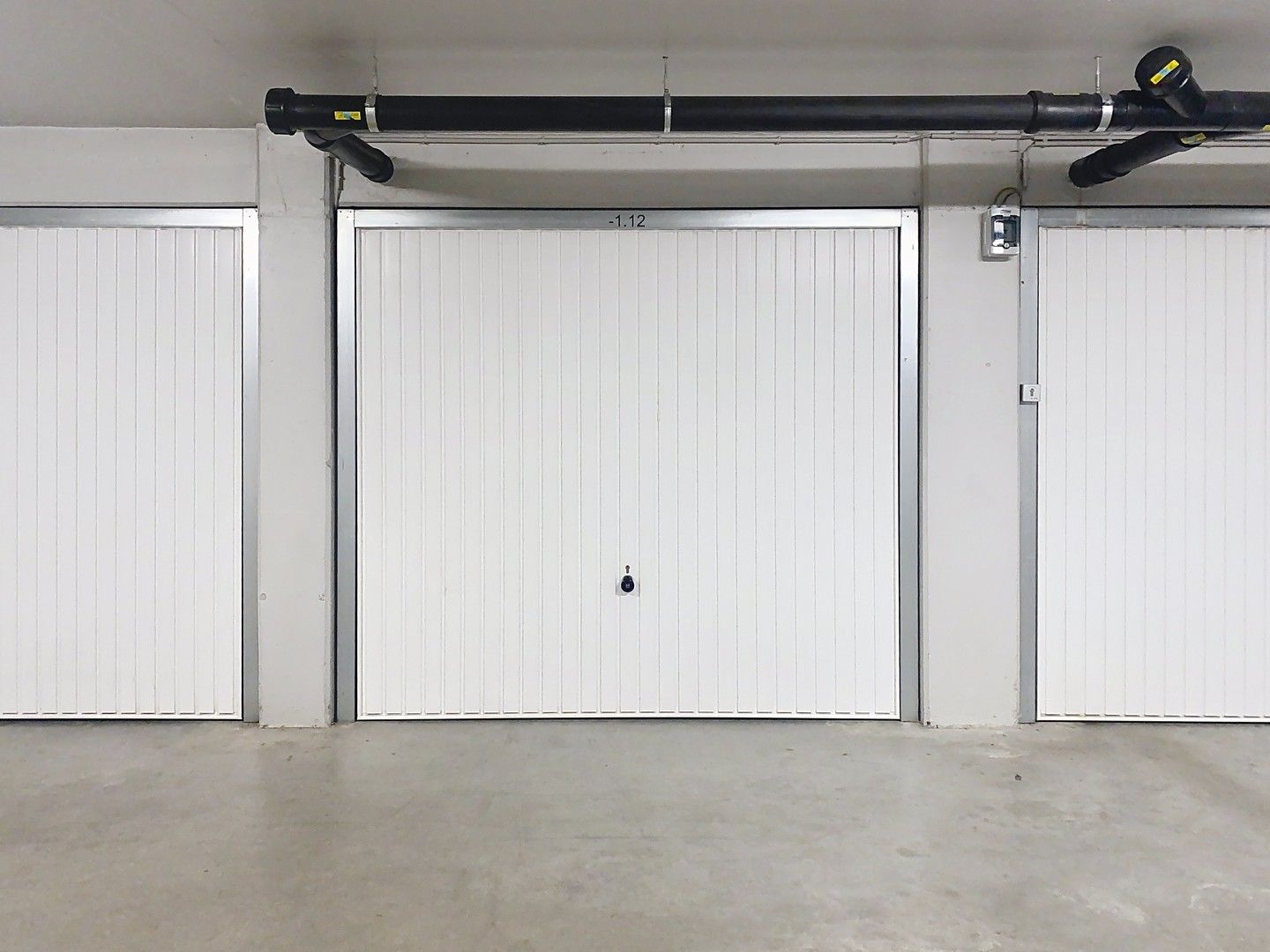 Gesloten garagebox op centrale ligging! foto 2