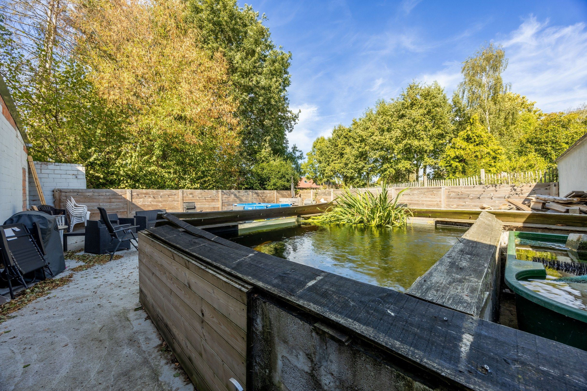 ALLEENSTAANDE GELIJKVLOERSE WONING MET MAGAZIJN EN COMMERCIELE RUIMTE foto 23