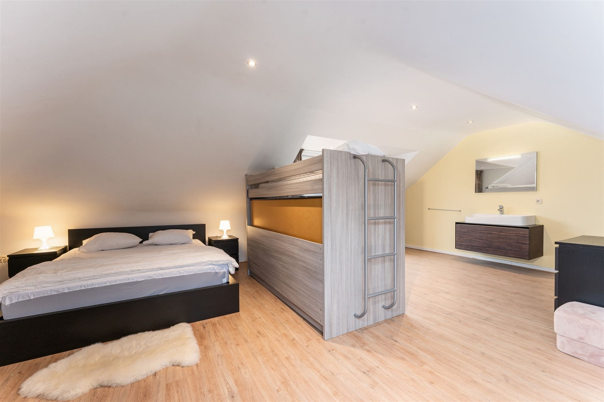 GEMEUBELD / 3 SLAAPKAMERS / CENTRUM foto 10