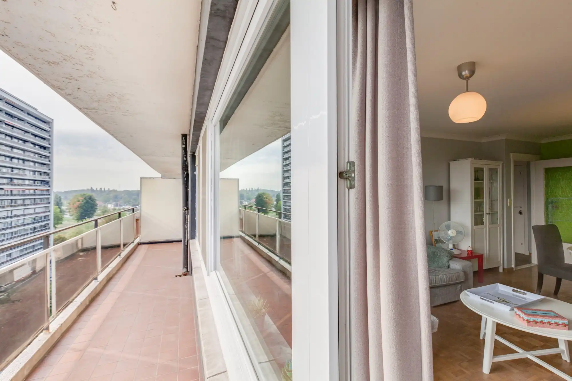 Tof en lichtrijk één slaapkamer appartement met ruim terras foto 14