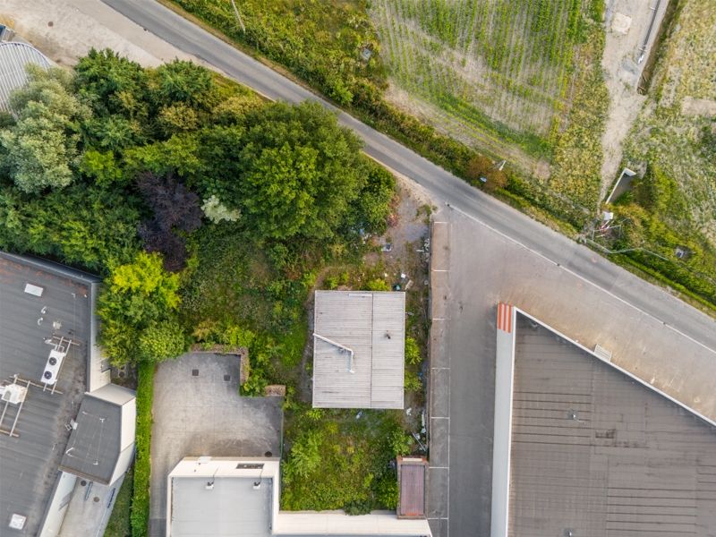 Roeselare-Brugsesteenweg. BOUWGROND + VERGUNDE PLANNEN voor  het bouwen van LOODS 486m2 & LOFT.  Unieke ontwikkelingszone op uitstekende ligging.  Perceel / tuin inclusief +/- 1080 m2. foto 14